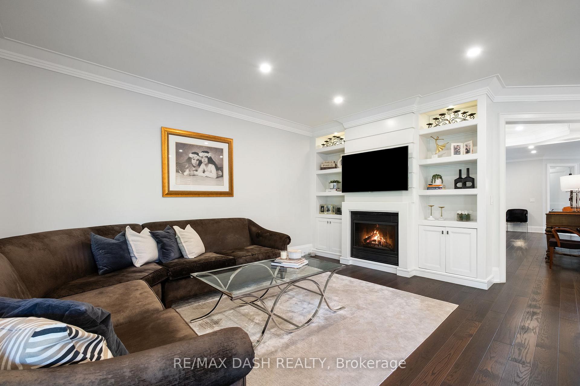 Photo 13 of 87 Vaughan Boulevard, Vaughan, Beverley Glen — HOMEH