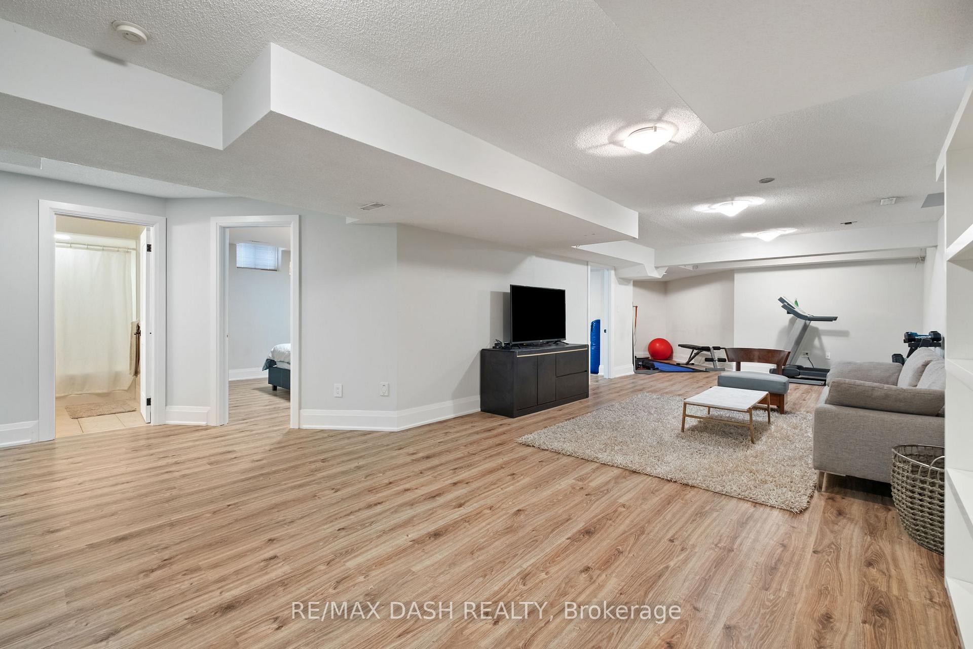 Photo 27 of 87 Vaughan Boulevard, Vaughan, Beverley Glen — HOMEH
