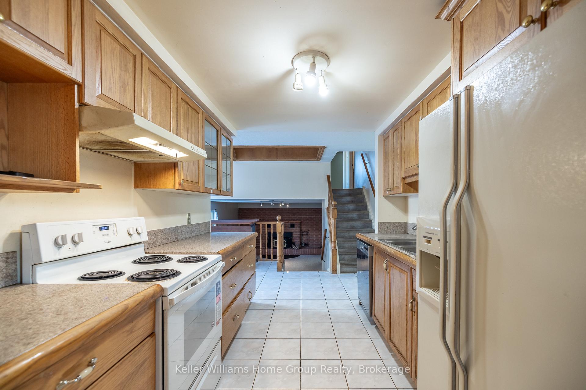 Photo 7 of 476 Scotchmere Court, Waterloo — HOMEH
