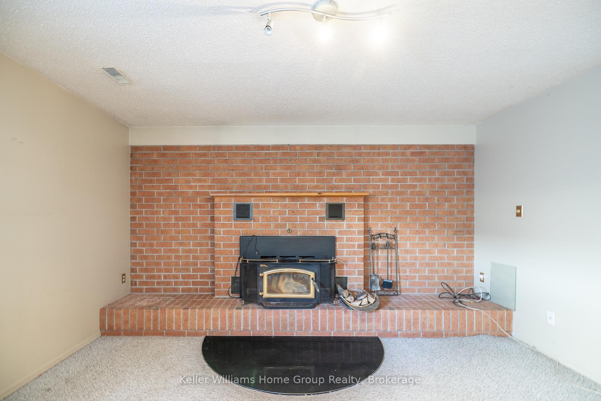 Photo 18 of 476 Scotchmere Court, Waterloo — HOMEH