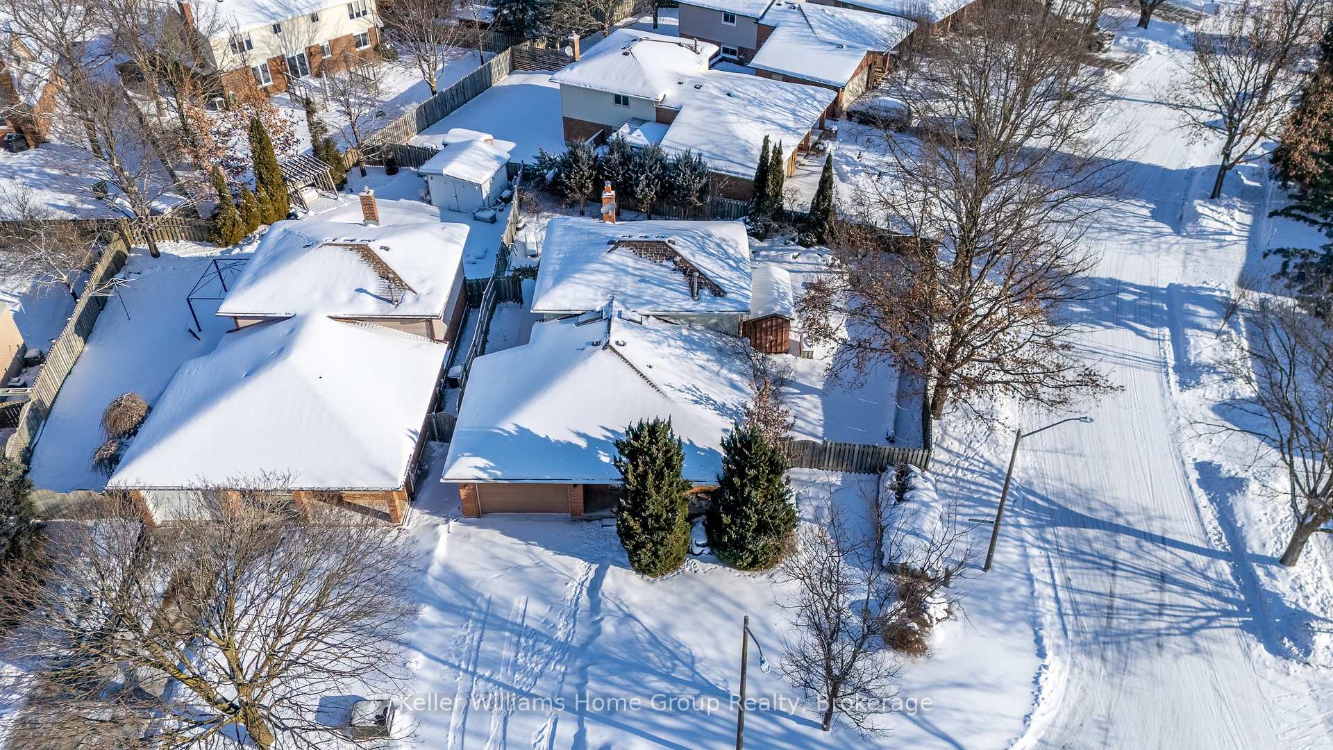 Photo 22 of 476 Scotchmere Court, Waterloo — HOMEH