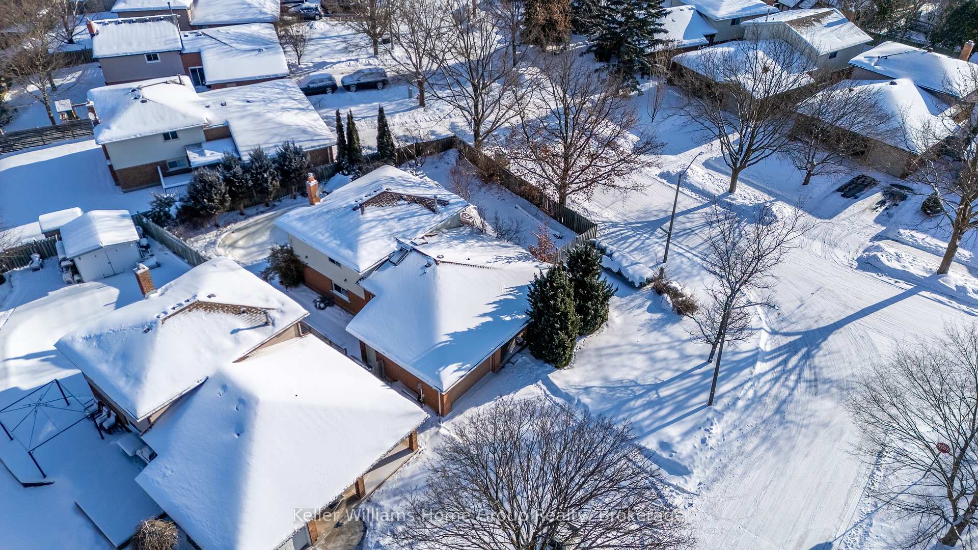 Photo 23 of 476 Scotchmere Court, Waterloo — HOMEH