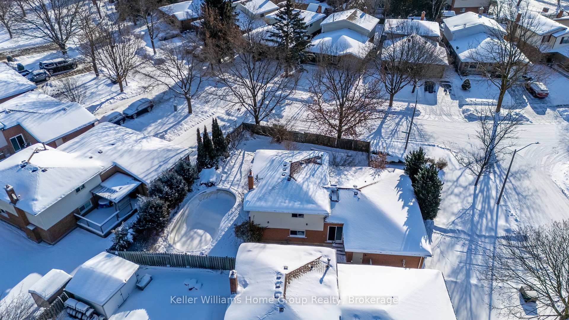 Photo 24 of 476 Scotchmere Court, Waterloo — HOMEH