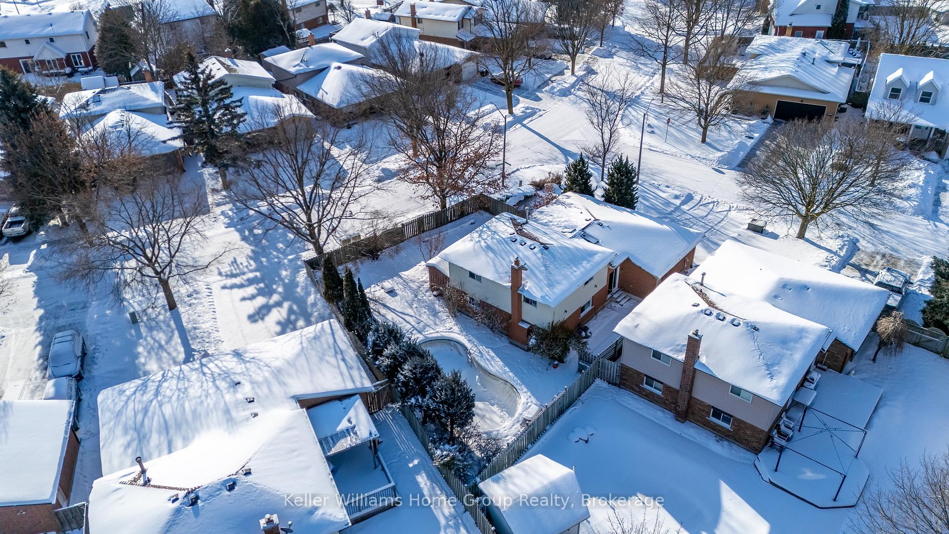 Photo 26 of 476 Scotchmere Court, Waterloo — HOMEH