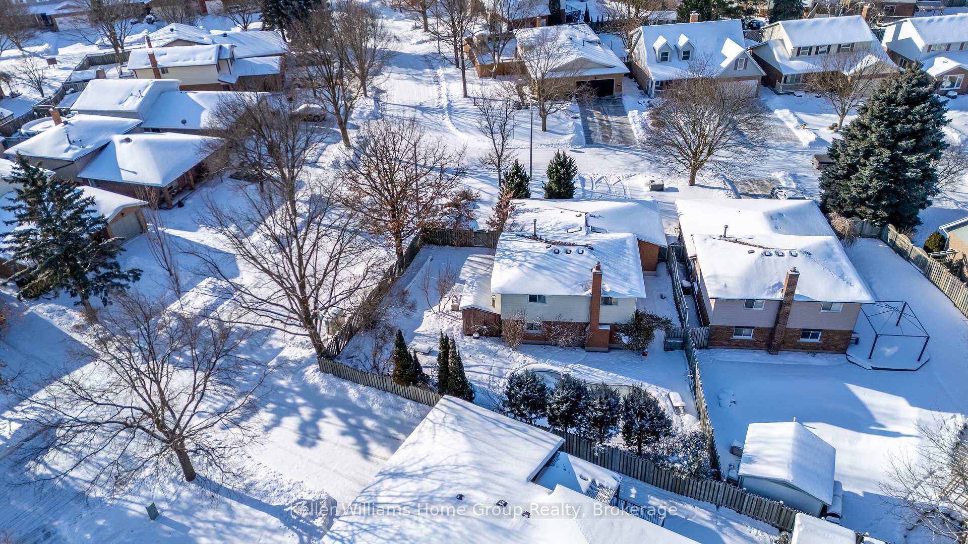 Photo 27 of 476 Scotchmere Court, Waterloo — HOMEH