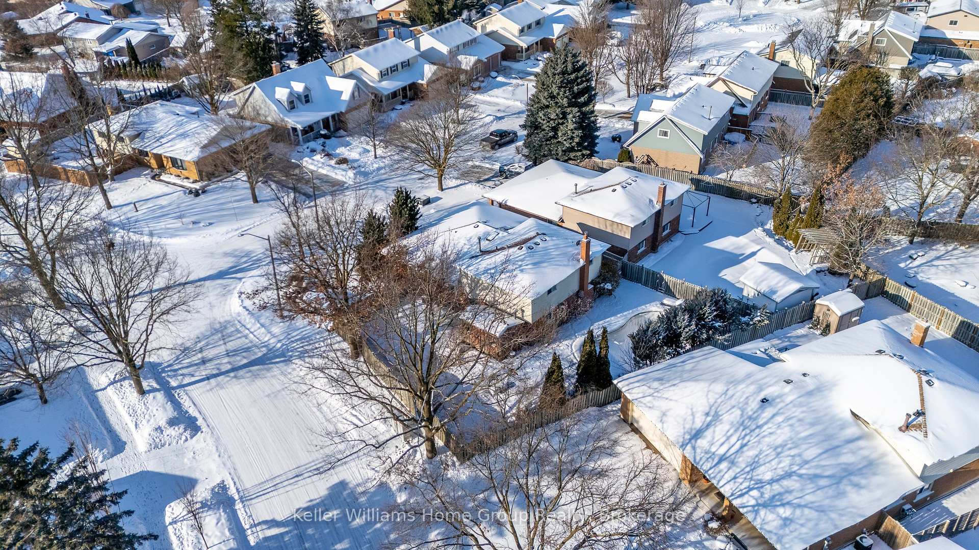 Photo 28 of 476 Scotchmere Court, Waterloo — HOMEH