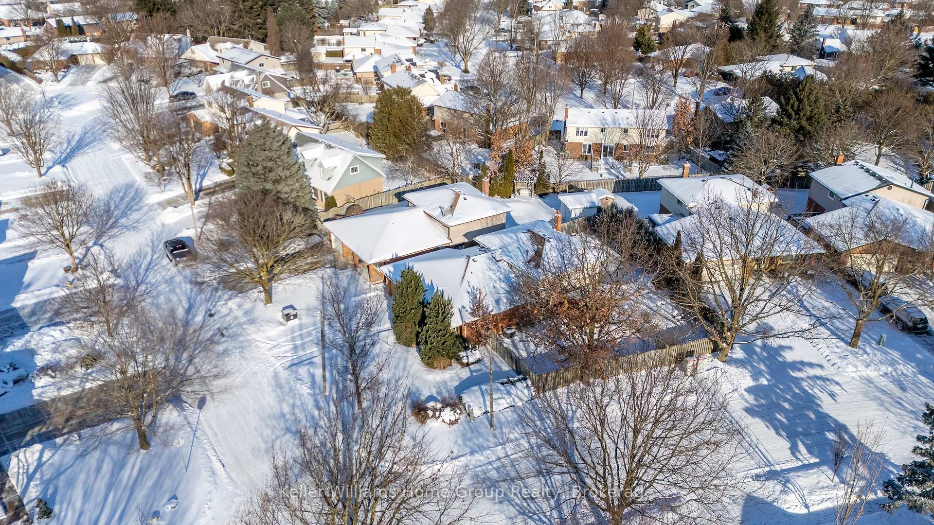 Photo 30 of 476 Scotchmere Court, Waterloo — HOMEH