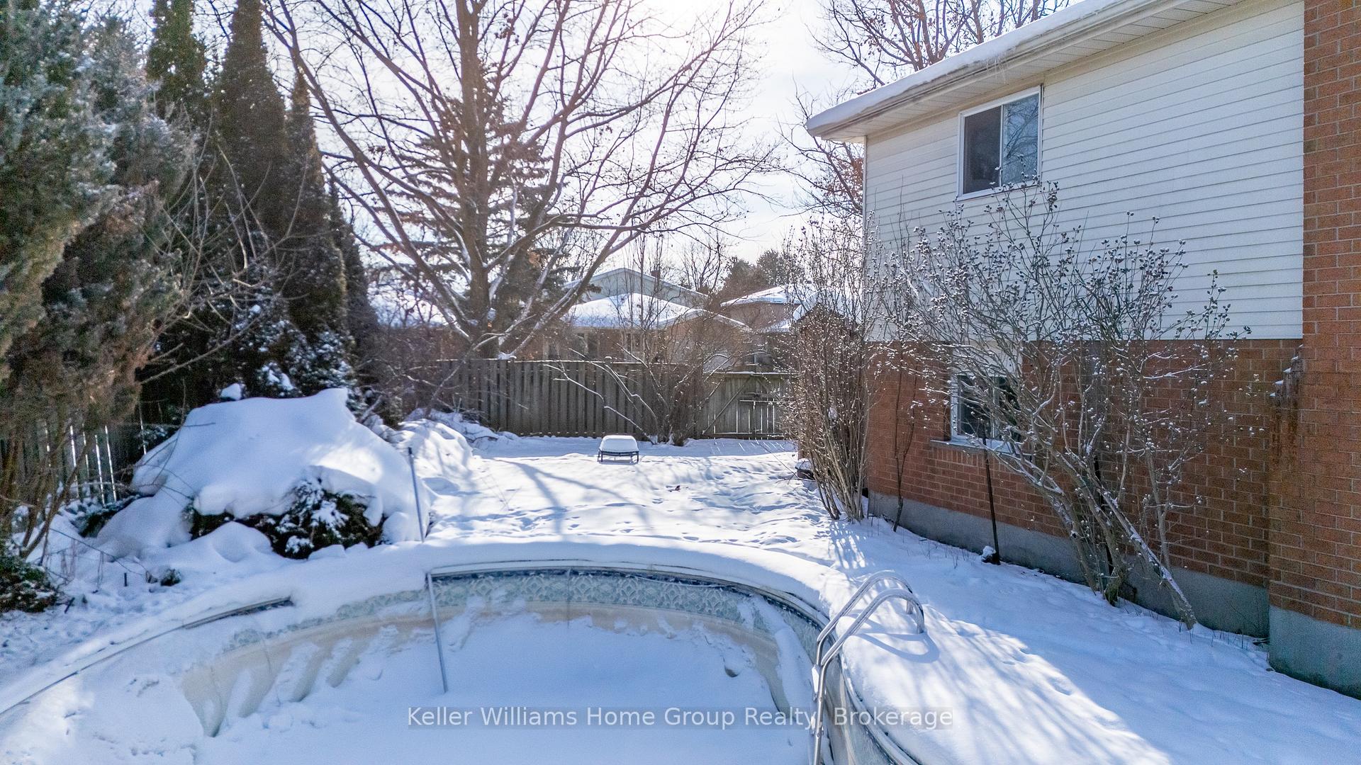 Photo 32 of 476 Scotchmere Court, Waterloo — HOMEH