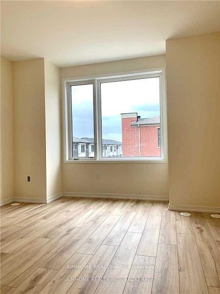 Photo 4 of 121 Crimson Forest Drive, Vaughan, Patterson — HOMEH