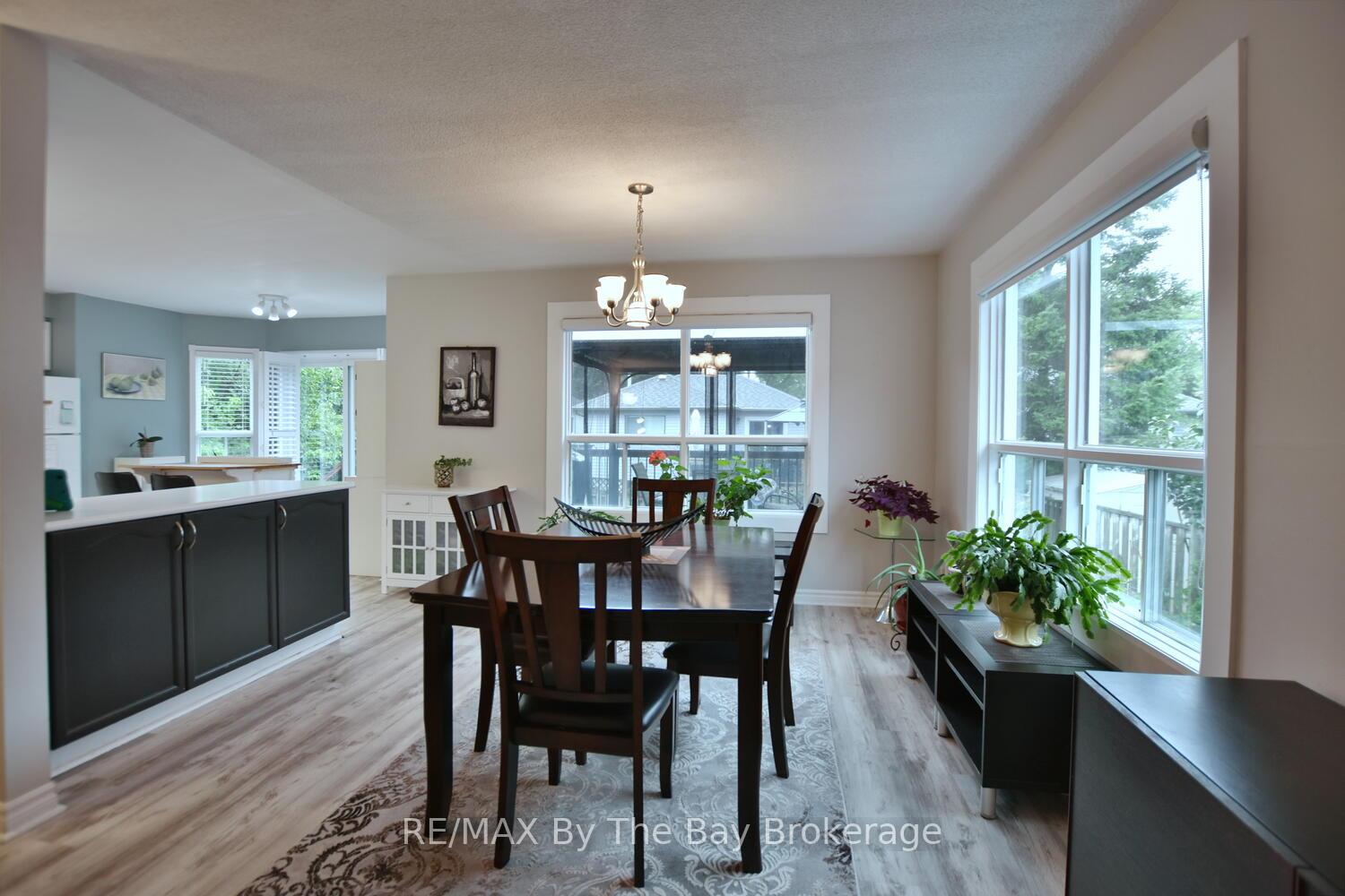Photo 7 of 34 Harbour Crescent, Wasaga Beach — HOMEH