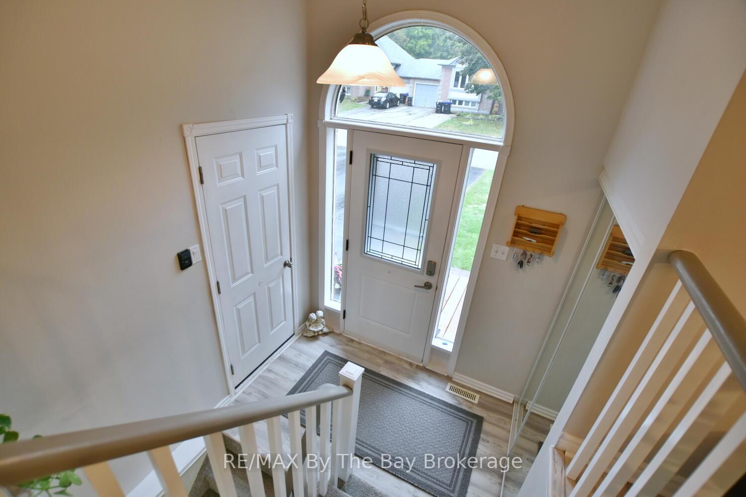 Photo 8 of 34 Harbour Crescent, Wasaga Beach — HOMEH
