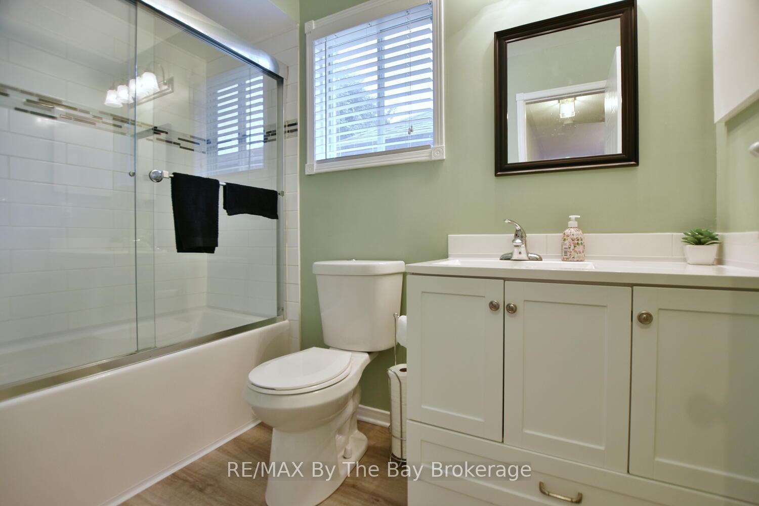 Photo 18 of 34 Harbour Crescent, Wasaga Beach — HOMEH