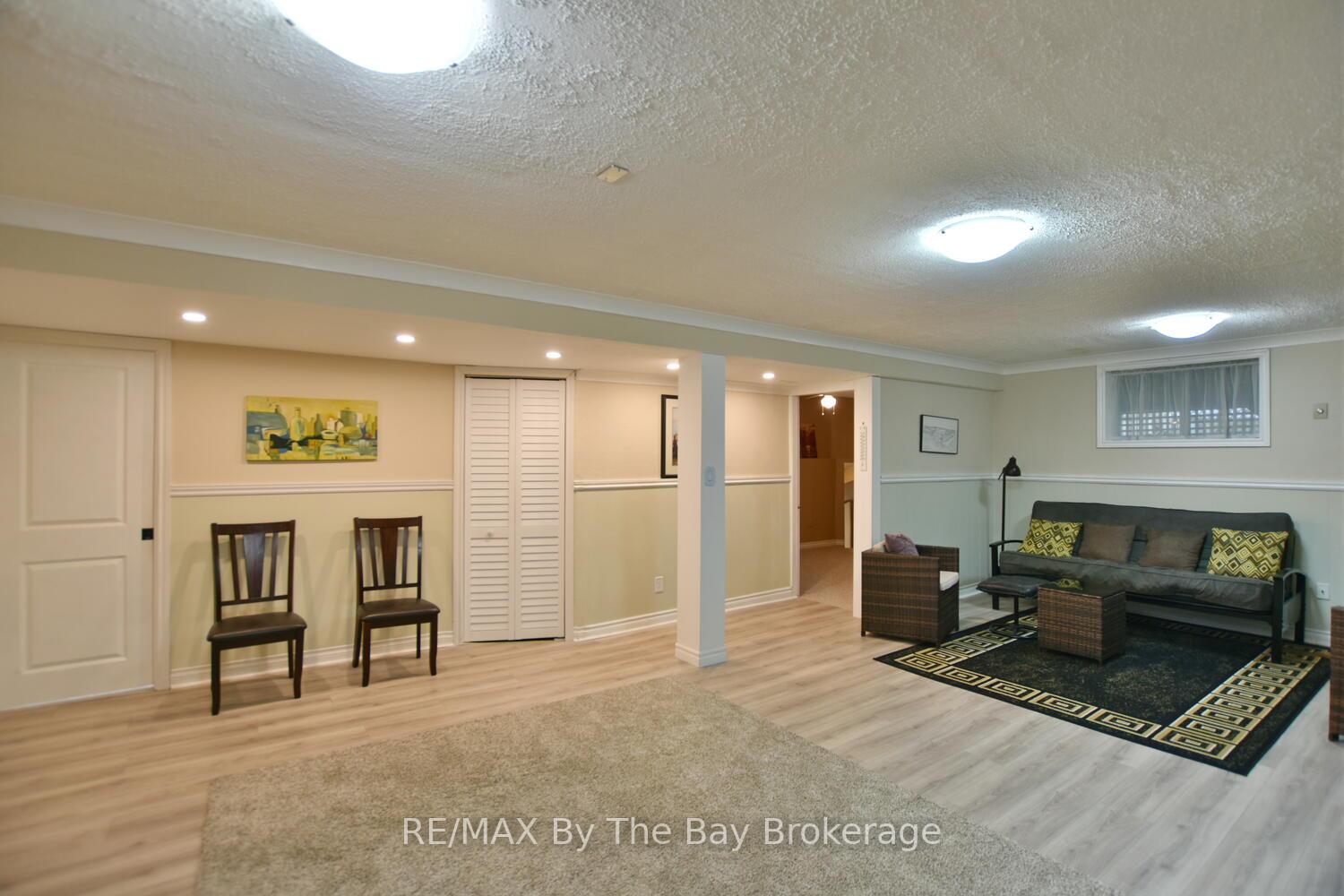 Photo 24 of 34 Harbour Crescent, Wasaga Beach — HOMEH