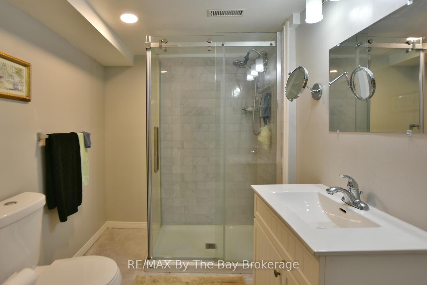Photo 29 of 34 Harbour Crescent, Wasaga Beach — HOMEH