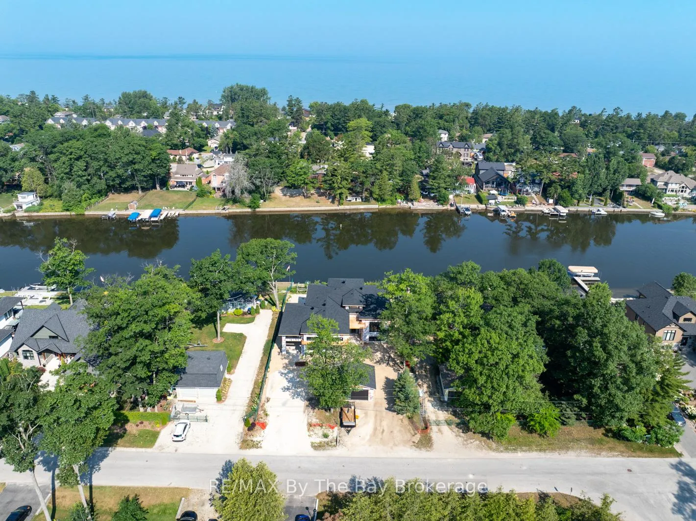 Photo 2 of 34 Edgewater Road, Wasaga Beach — HOMEH