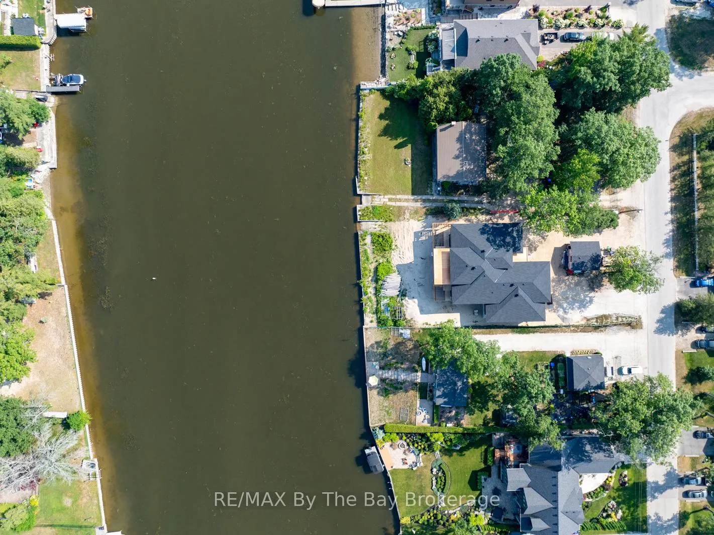 Photo 6 of 34 Edgewater Road, Wasaga Beach — HOMEH