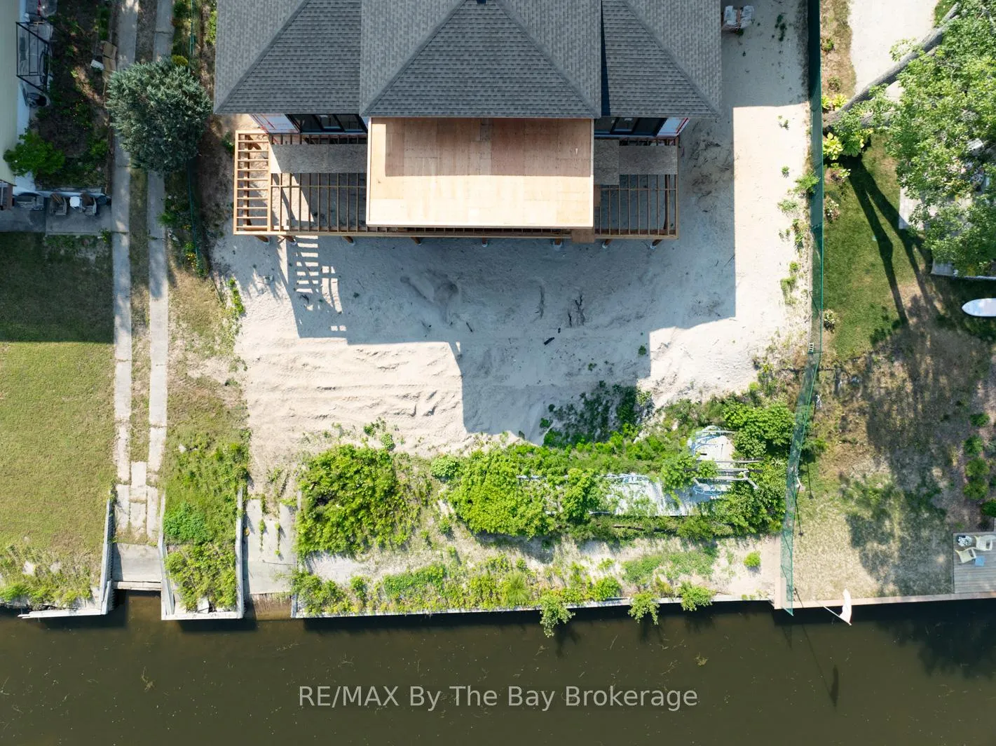 Photo 10 of 34 Edgewater Road, Wasaga Beach — HOMEH