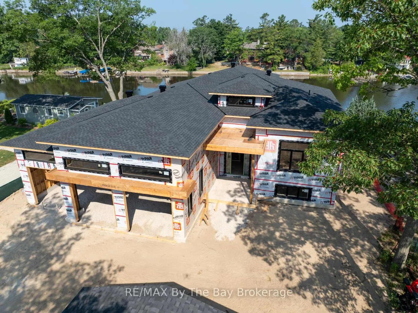 Photo 16 of 34 Edgewater Road, Wasaga Beach — HOMEH