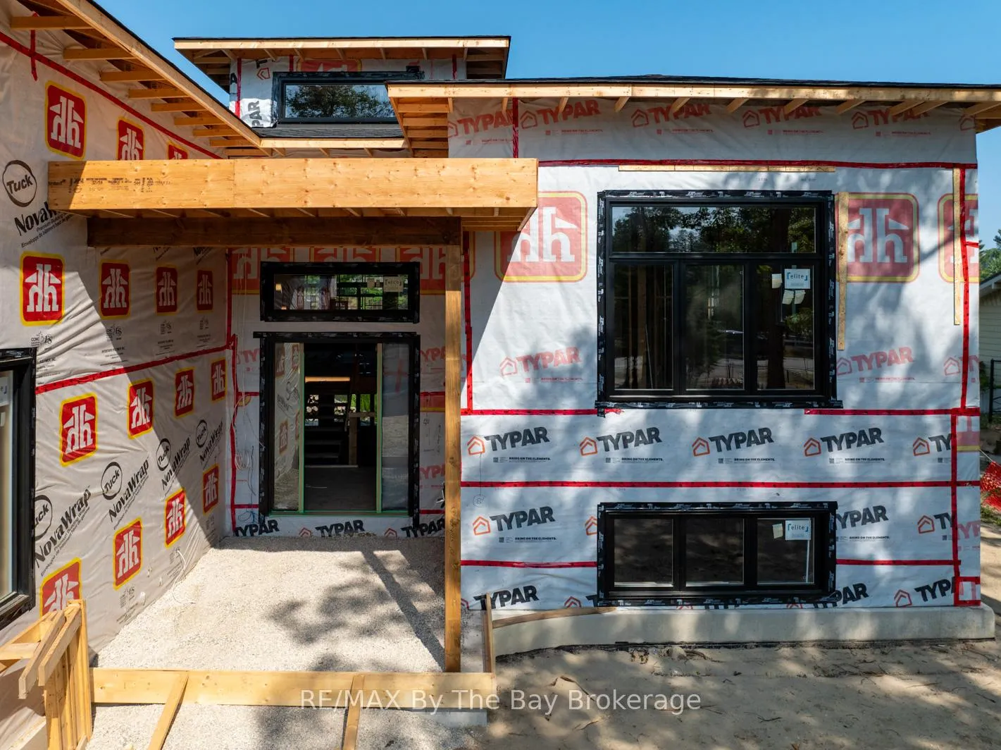 Photo 17 of 34 Edgewater Road, Wasaga Beach — HOMEH