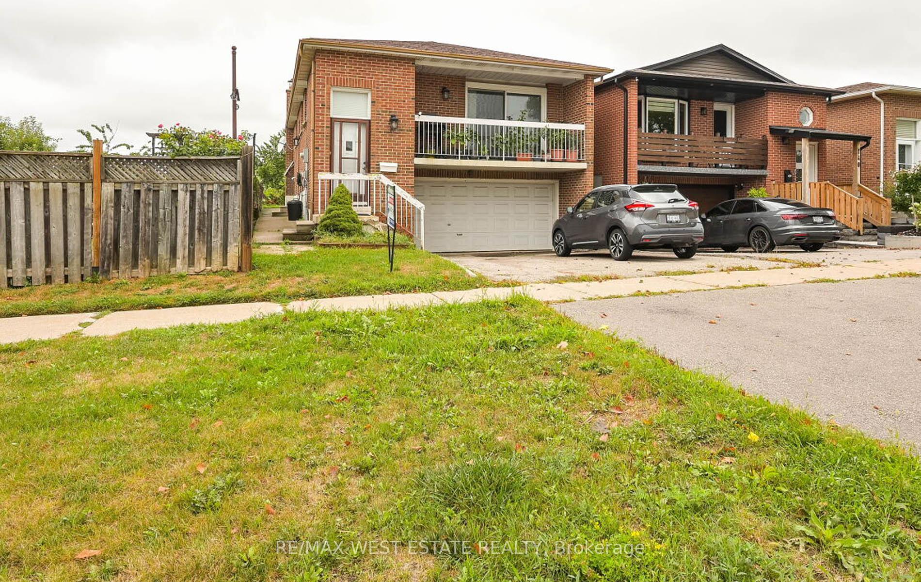 Photo 1 of 142 Aberdeen Avenue, Vaughan, East Woodbridge — HOMEH