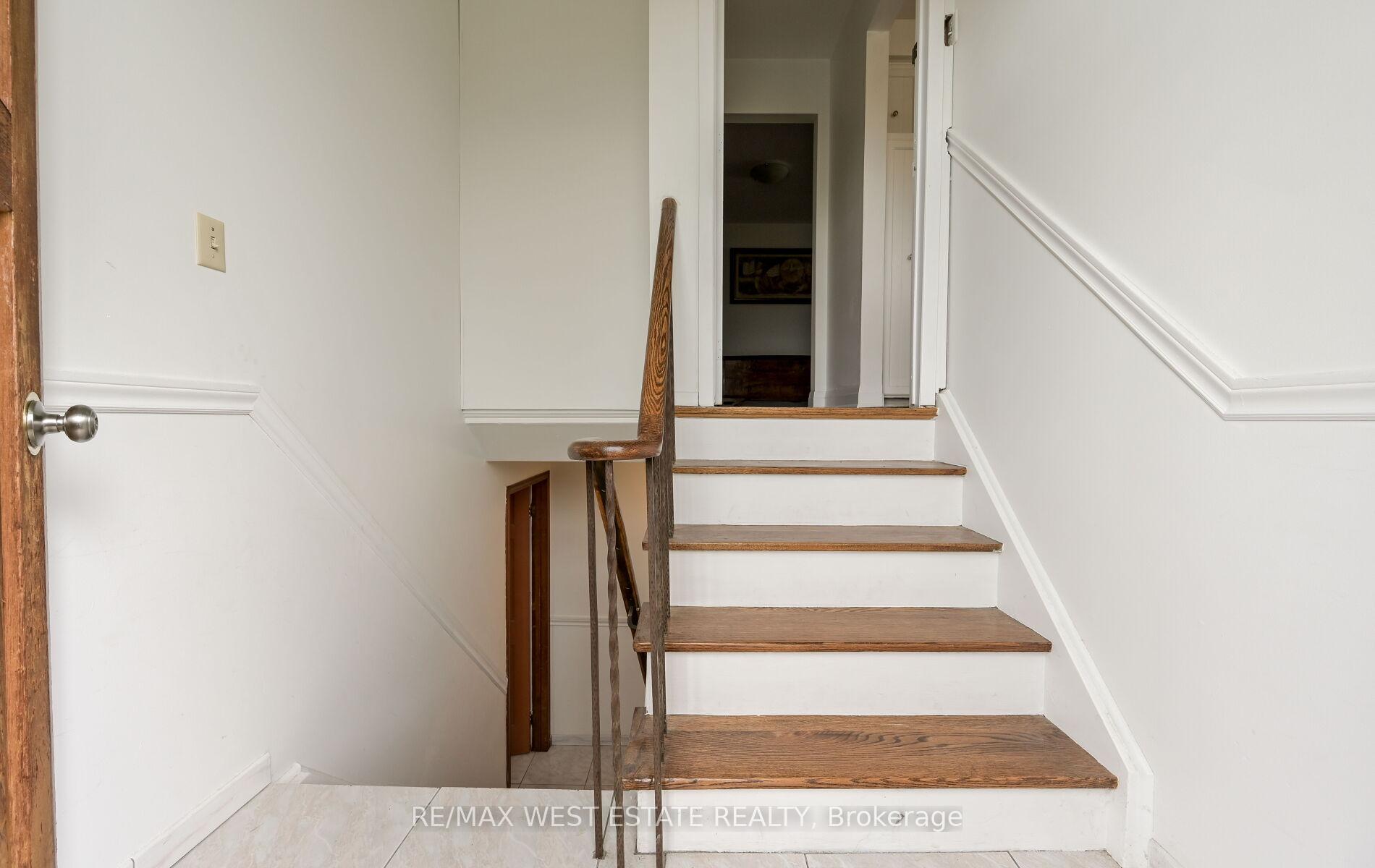 Photo 20 of 142 Aberdeen Avenue, Vaughan, East Woodbridge — HOMEH