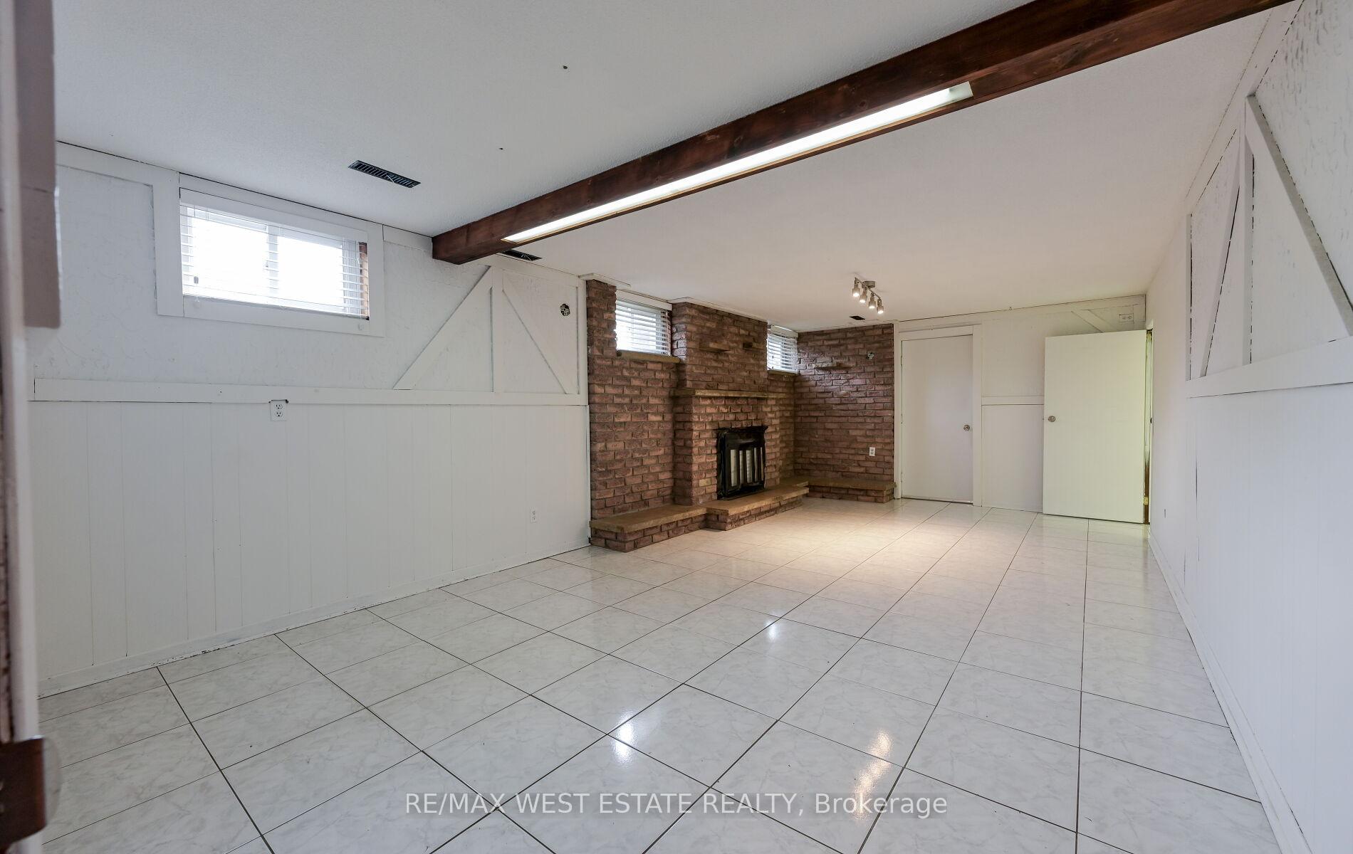 Photo 23 of 142 Aberdeen Avenue, Vaughan, East Woodbridge — HOMEH