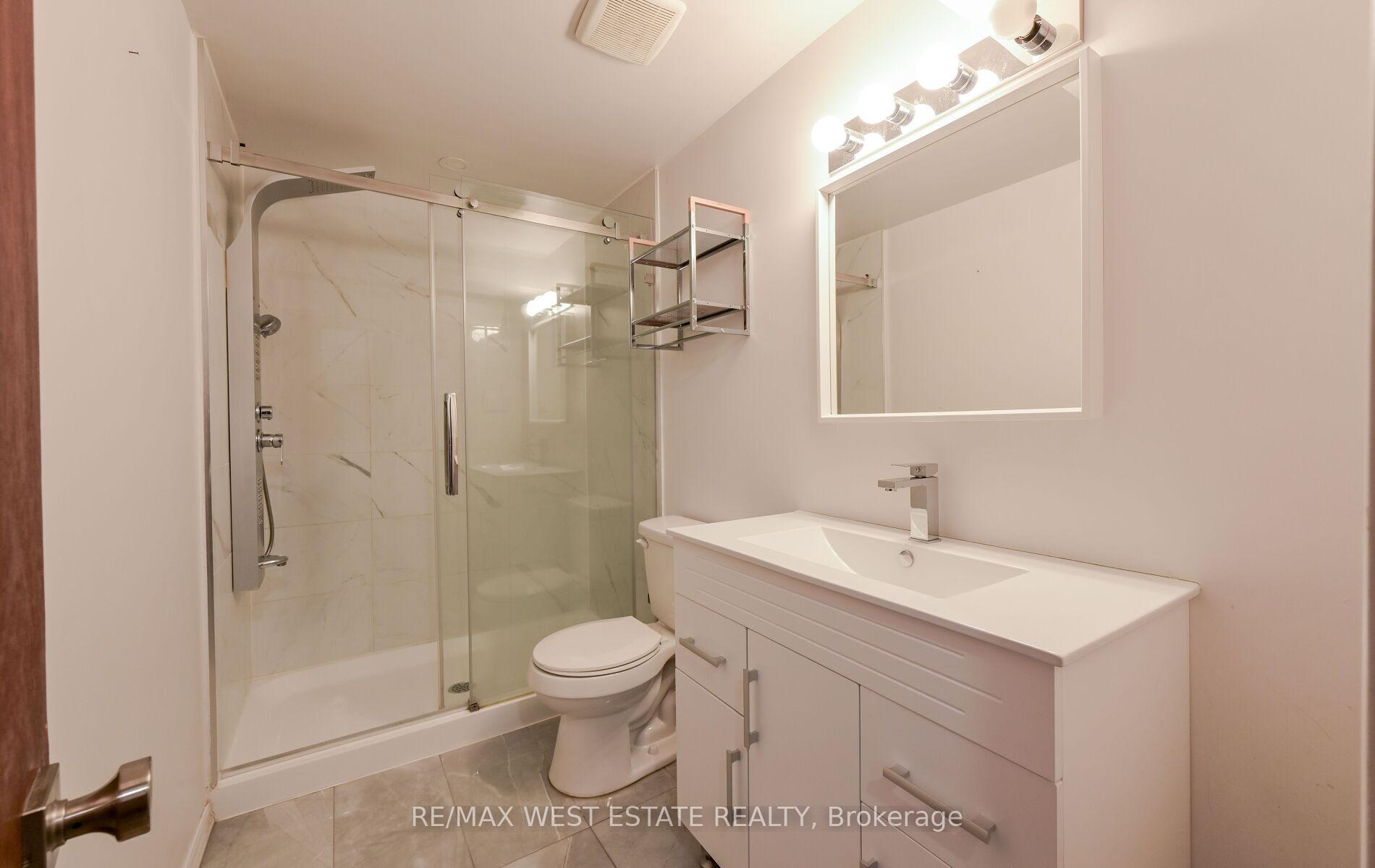 Photo 27 of 142 Aberdeen Avenue, Vaughan, East Woodbridge — HOMEH