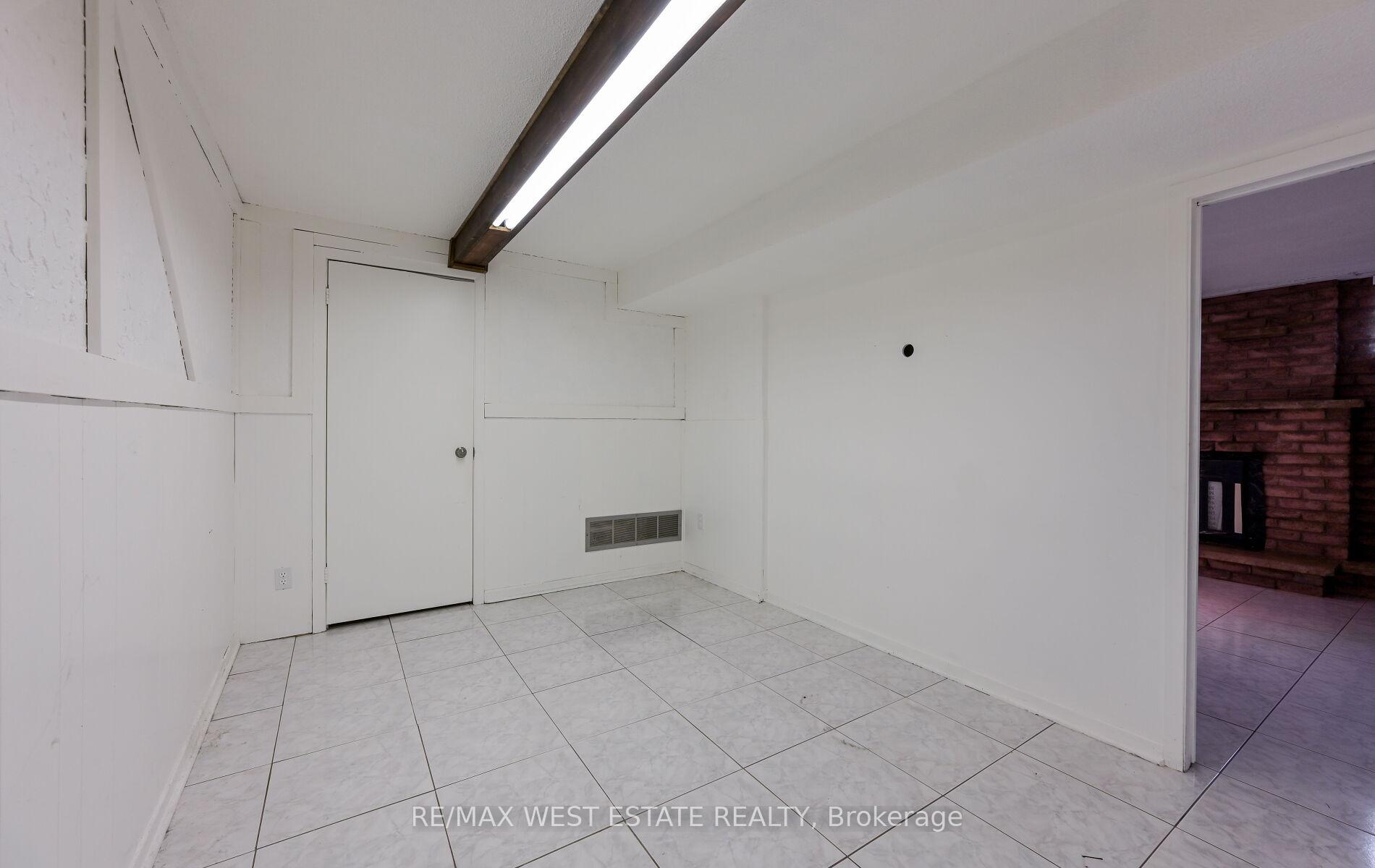 Photo 29 of 142 Aberdeen Avenue, Vaughan, East Woodbridge — HOMEH