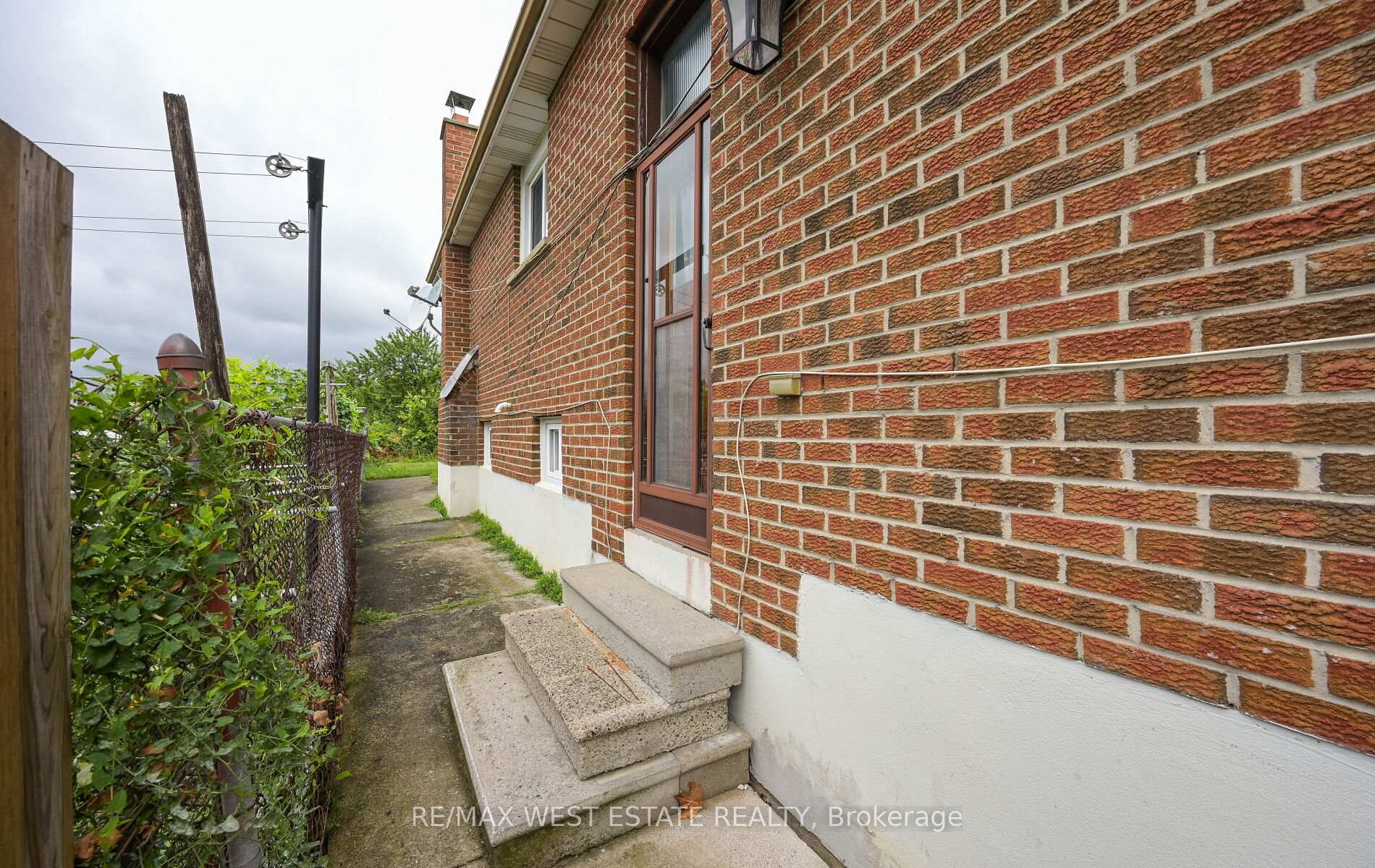 Photo 31 of 142 Aberdeen Avenue, Vaughan, East Woodbridge — HOMEH