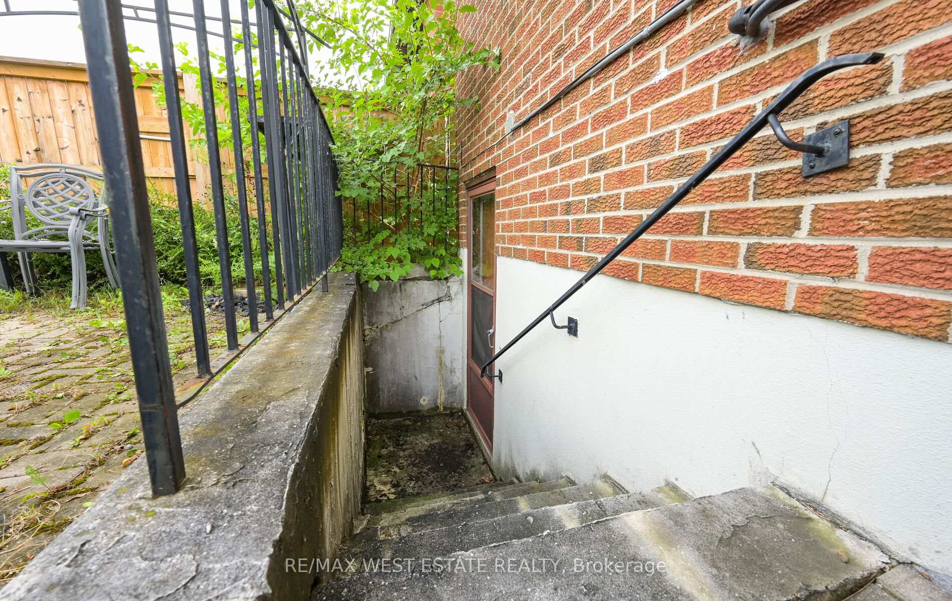 Photo 32 of 142 Aberdeen Avenue, Vaughan, East Woodbridge — HOMEH