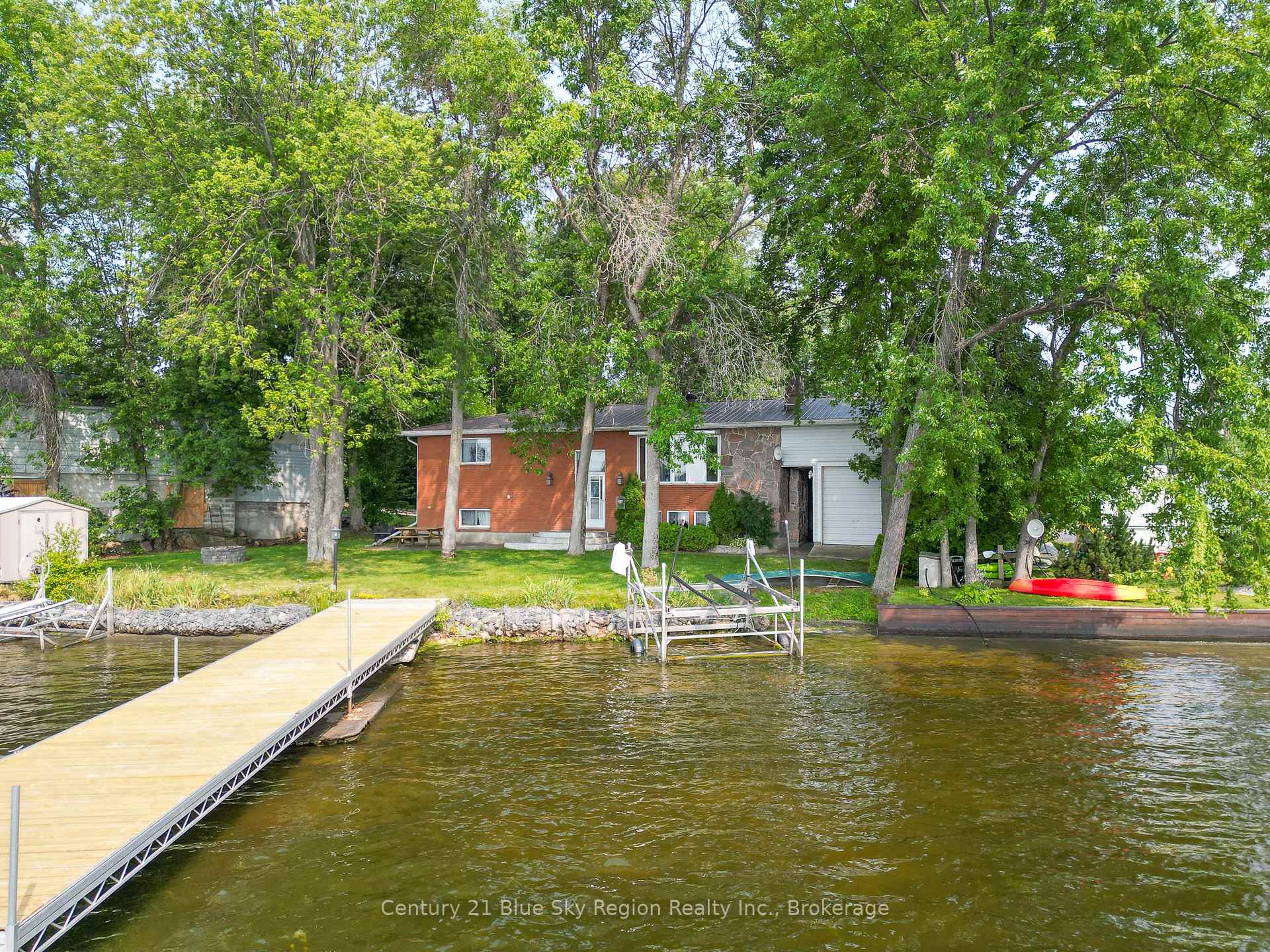 Front of 205 Avenue Du Lac Drive