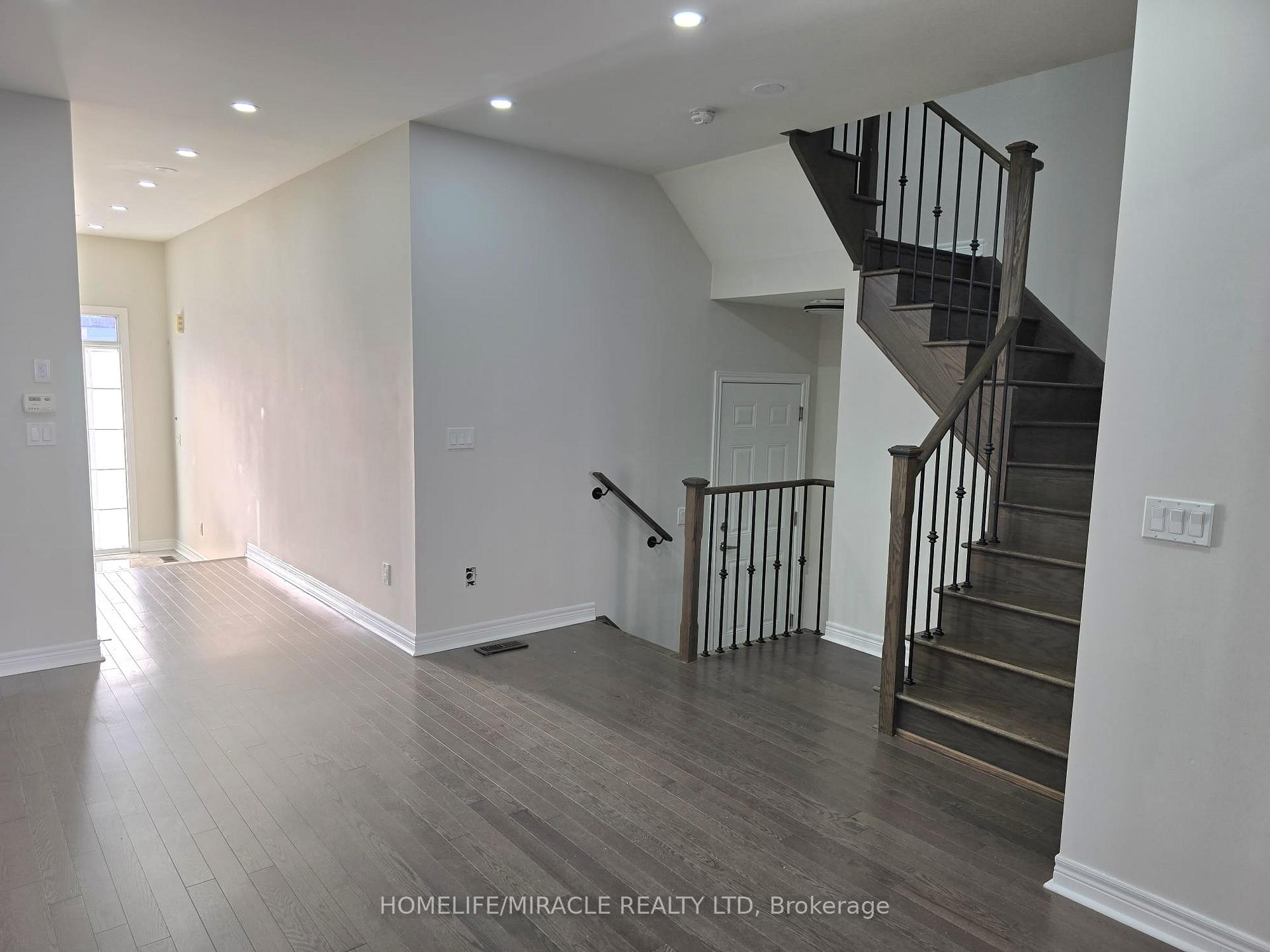 Photo 2 of 95 Cathedral Drive, Whitby, Rolling Acres — HOMEH