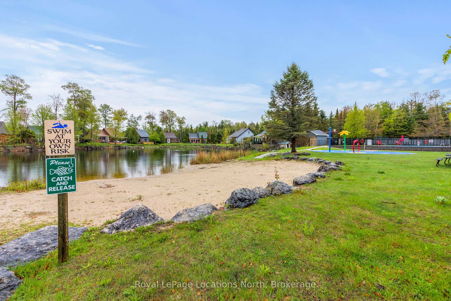 Photo 43 of 15 Madawaska Trail, Wasaga Beach — HOMEH