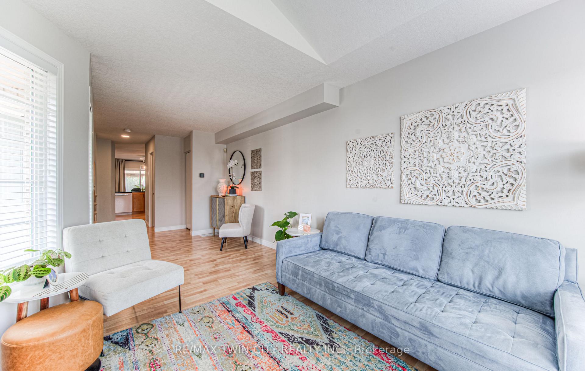 Photo 7 of 381 University Downs Crescent, Waterloo — HOMEH