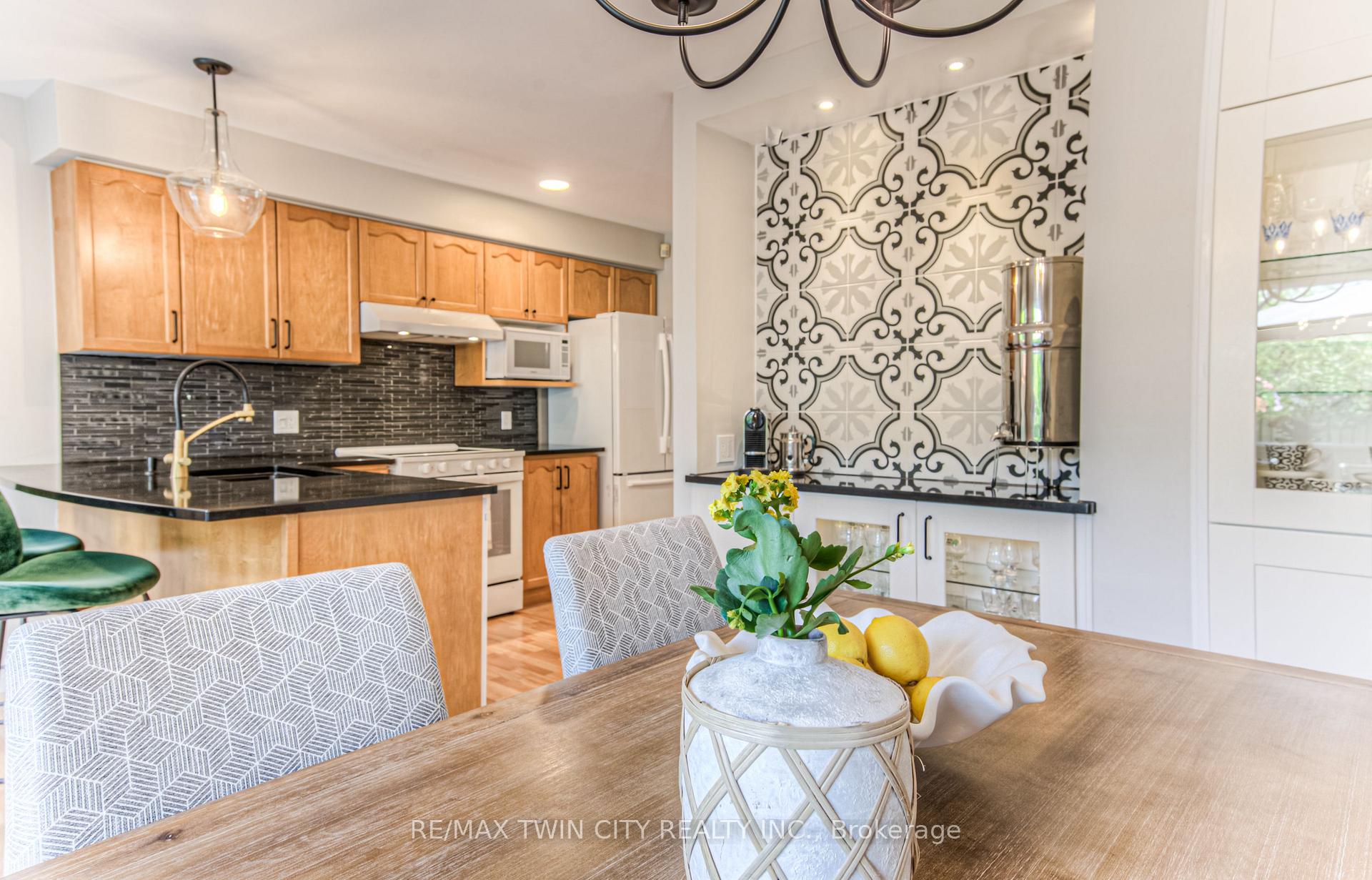 Photo 13 of 381 University Downs Crescent, Waterloo — HOMEH