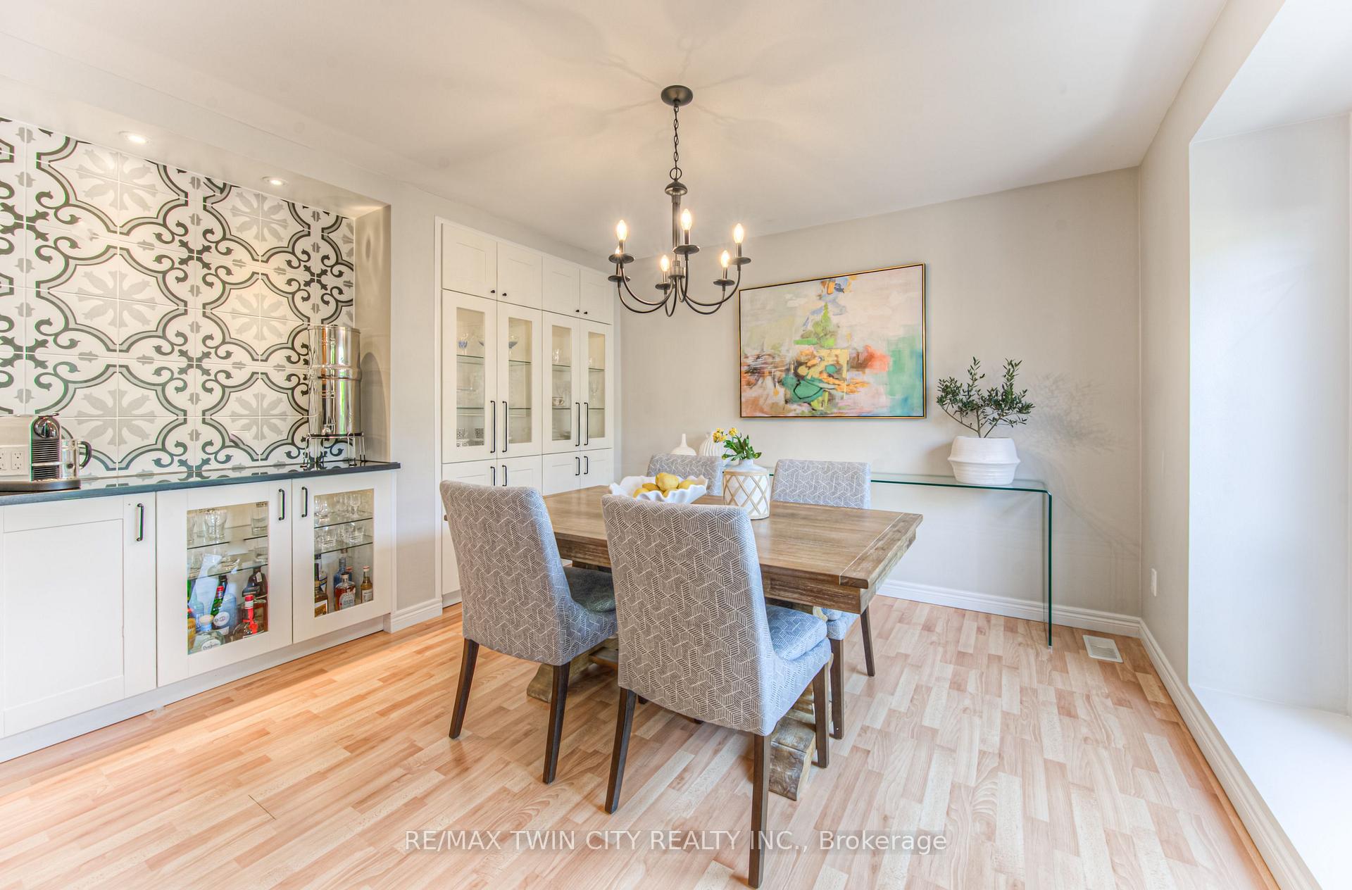 Photo 16 of 381 University Downs Crescent, Waterloo — HOMEH