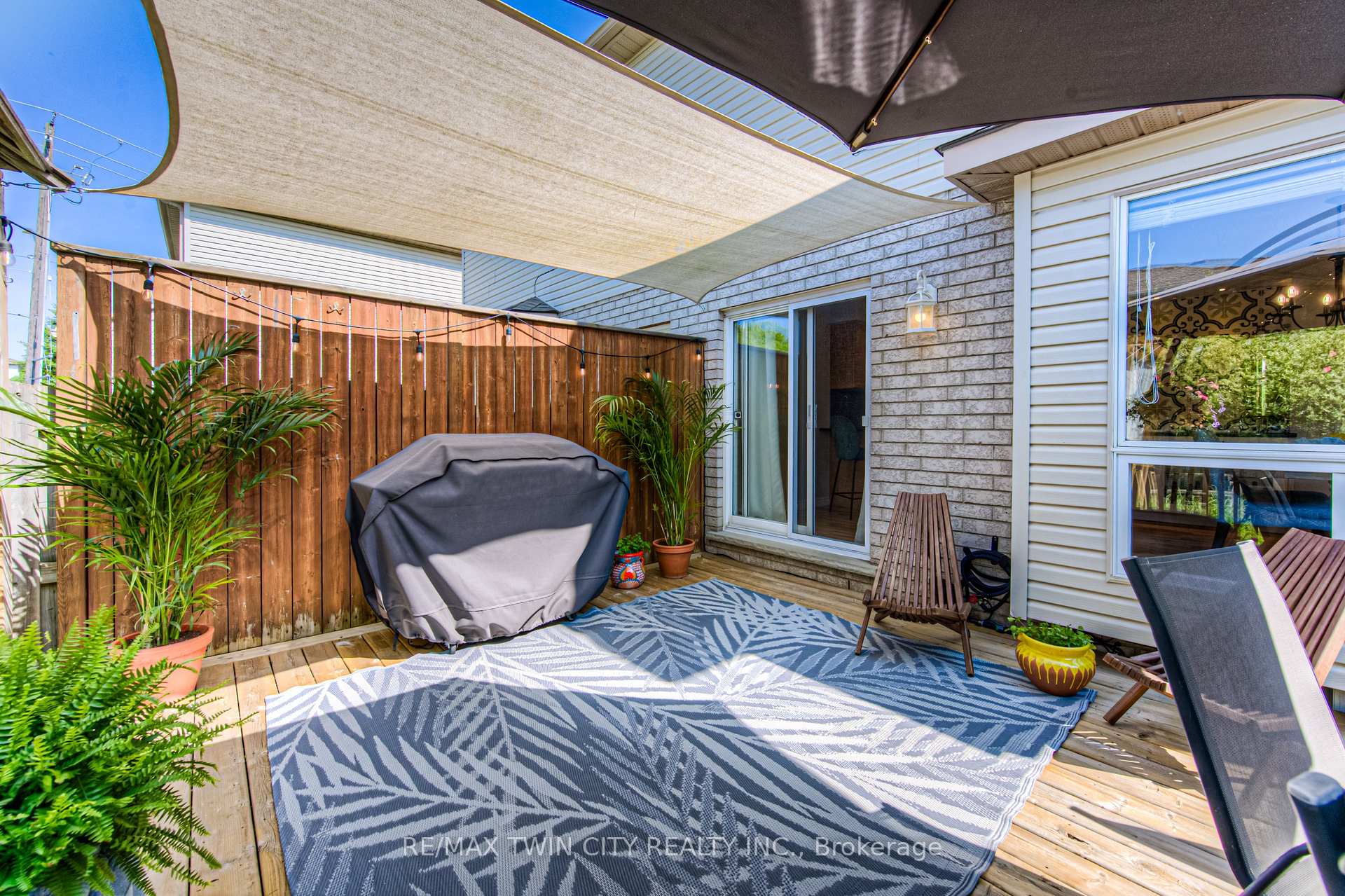 Photo 18 of 381 University Downs Crescent, Waterloo — HOMEH
