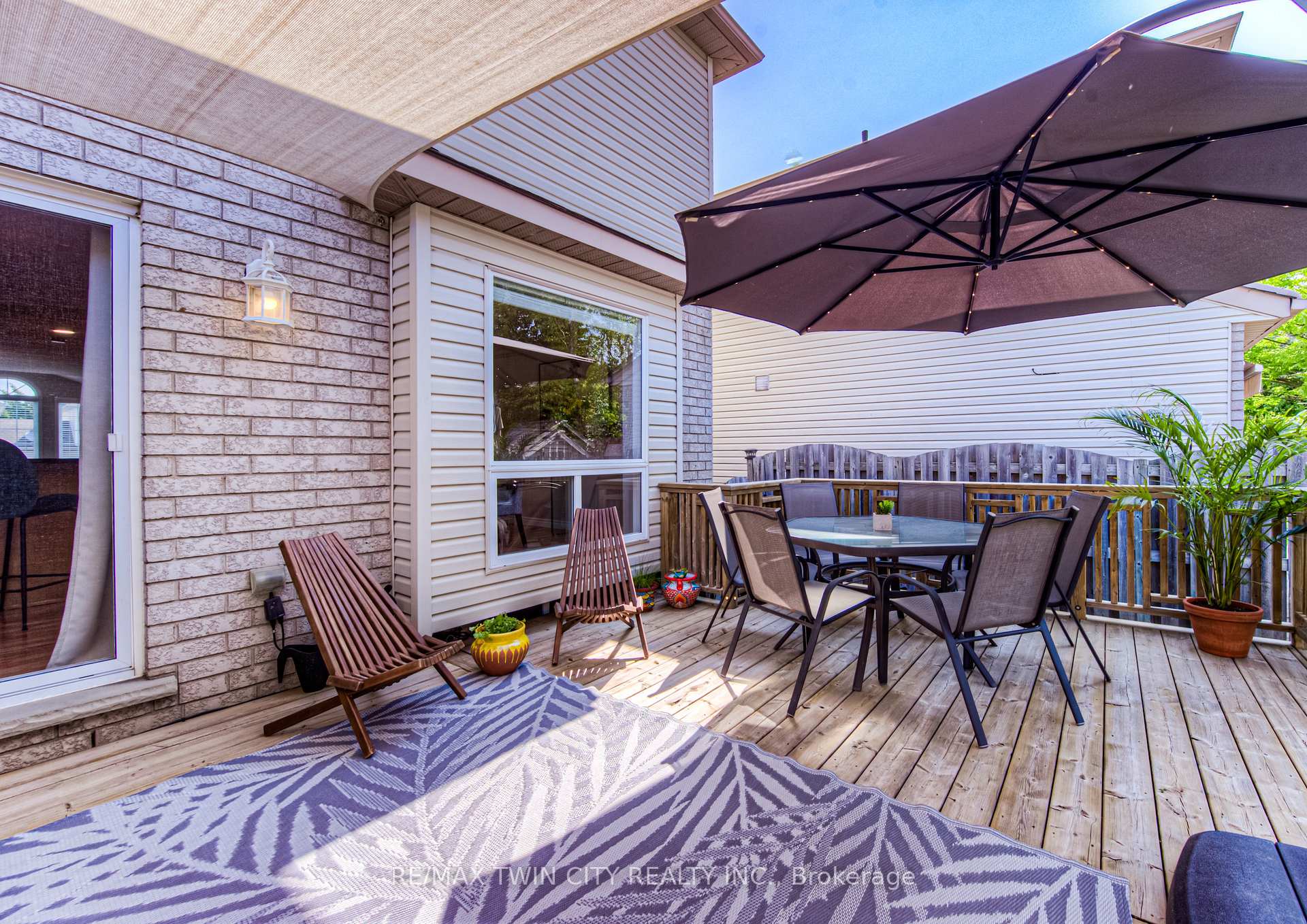 Photo 21 of 381 University Downs Crescent, Waterloo — HOMEH