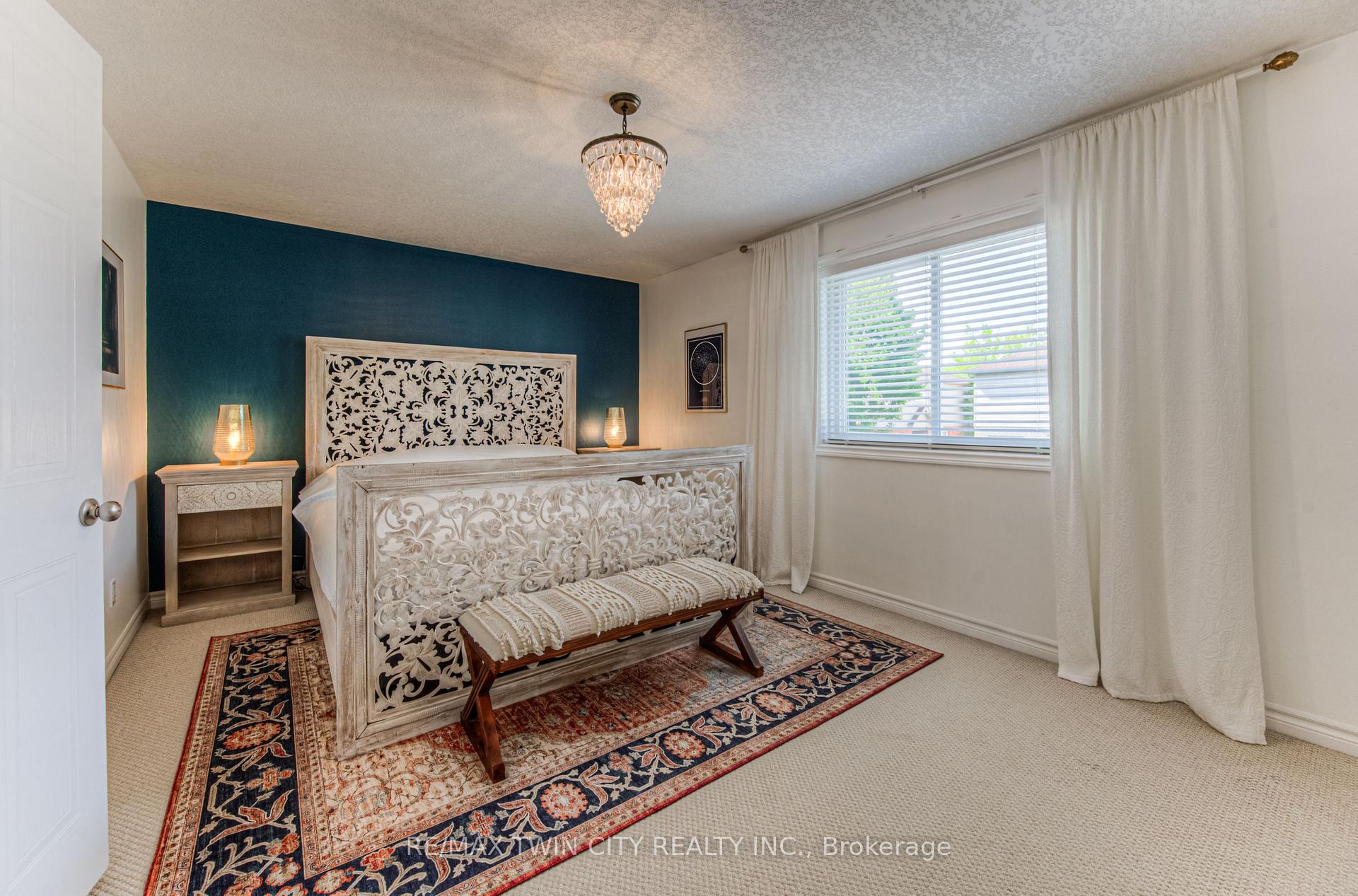 Photo 23 of 381 University Downs Crescent, Waterloo — HOMEH