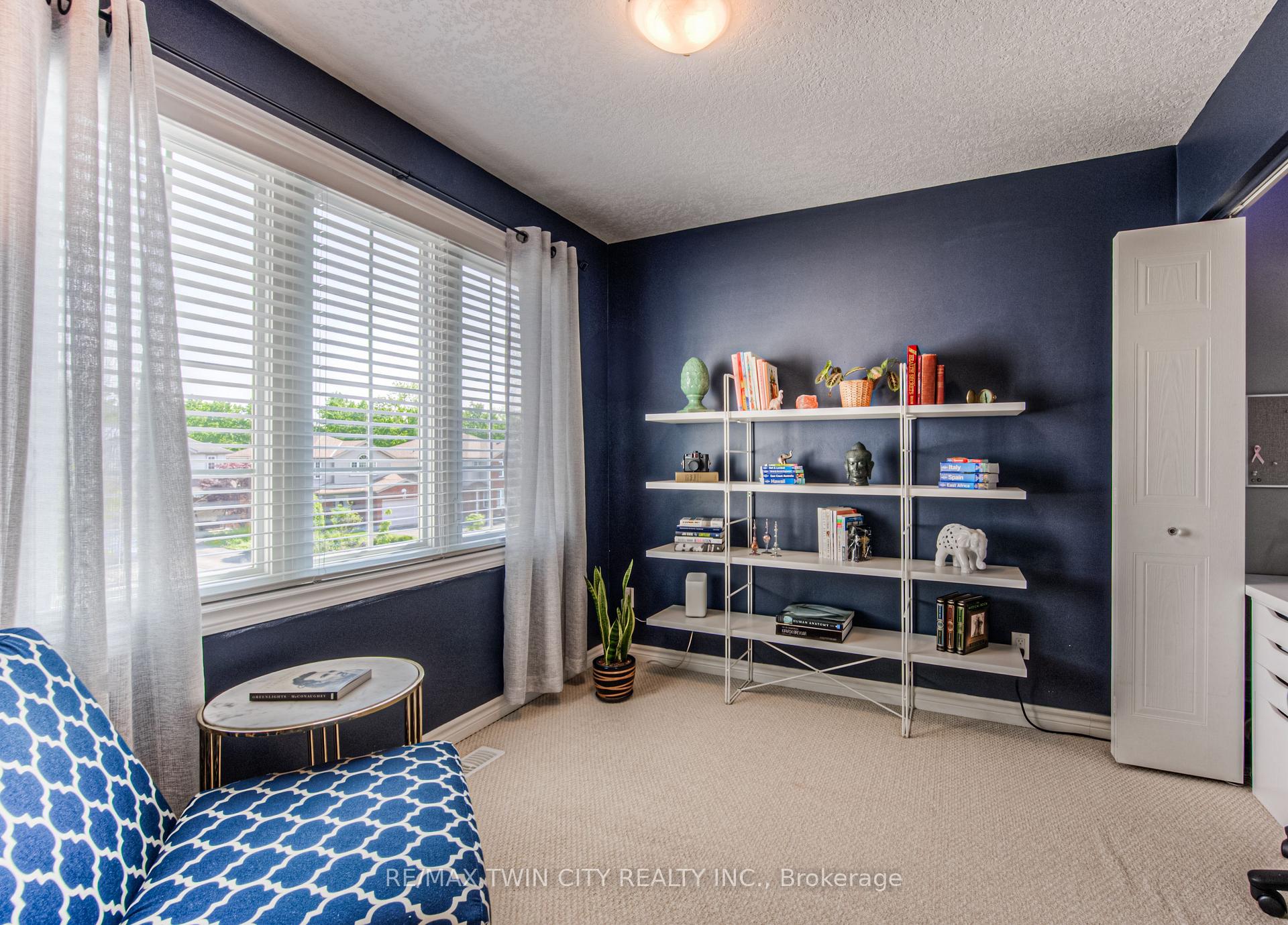 Photo 31 of 381 University Downs Crescent, Waterloo — HOMEH