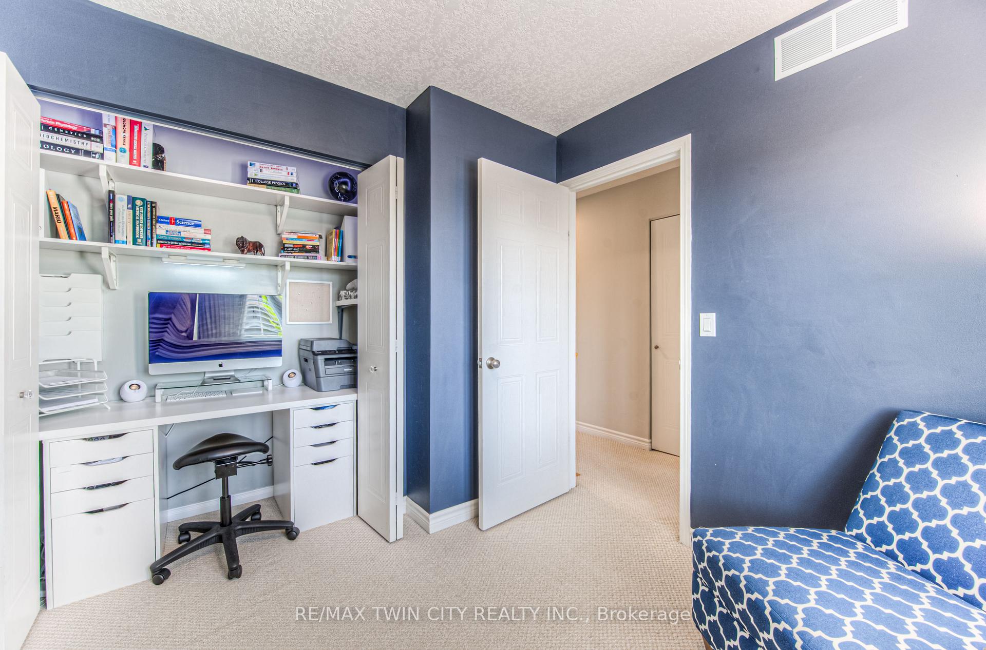 Photo 32 of 381 University Downs Crescent, Waterloo — HOMEH