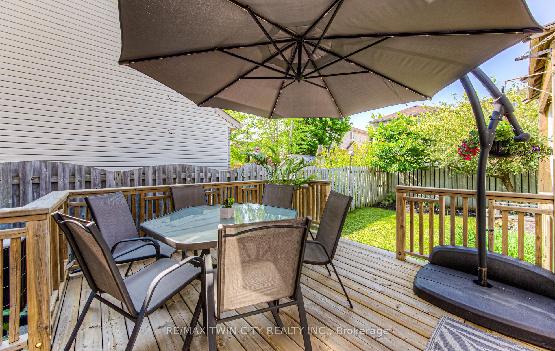 Photo 41 of 381 University Downs Crescent, Waterloo — HOMEH