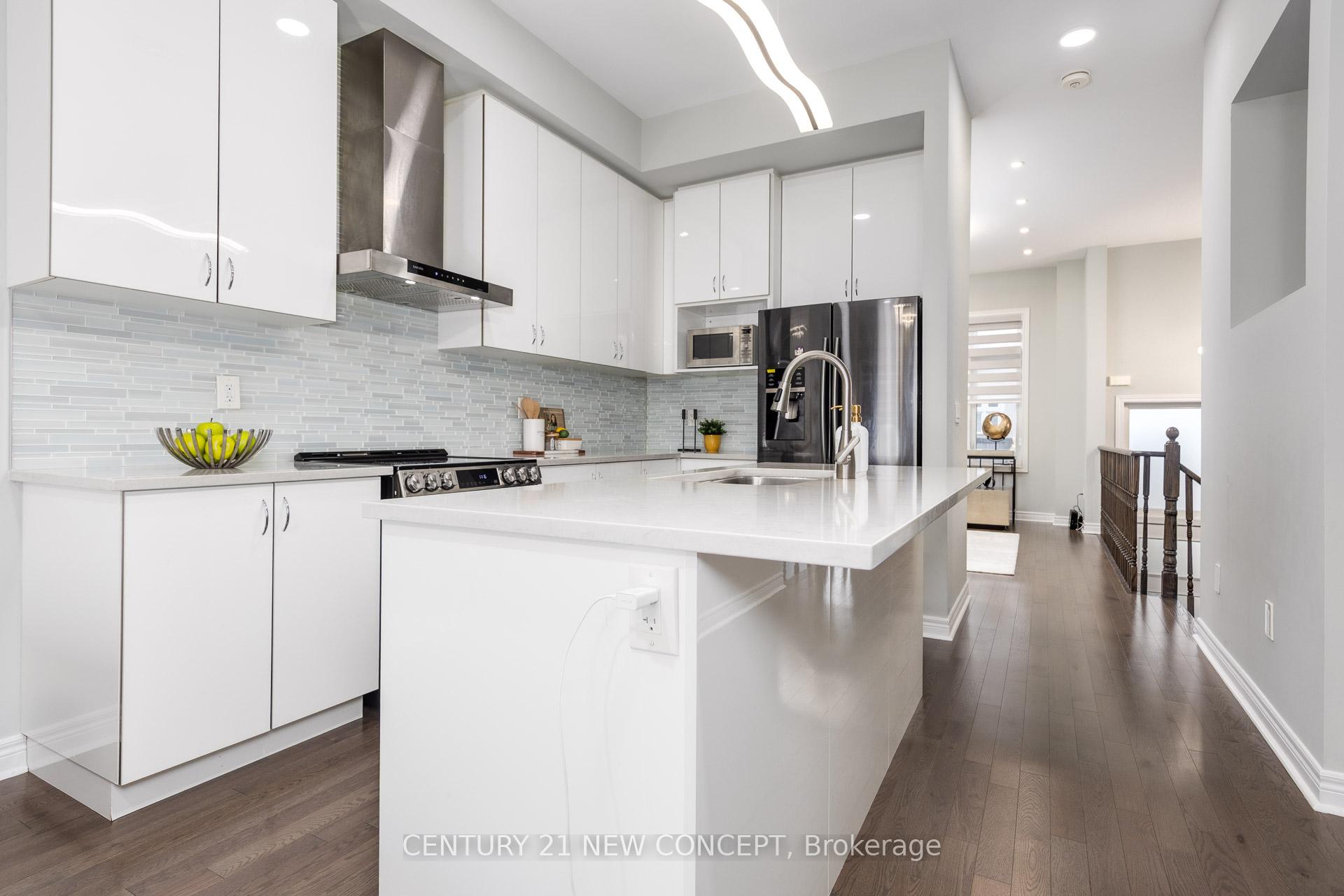 Photo 14 of 67 Lebovic Campus Drive, Vaughan, Patterson — HOMEH
