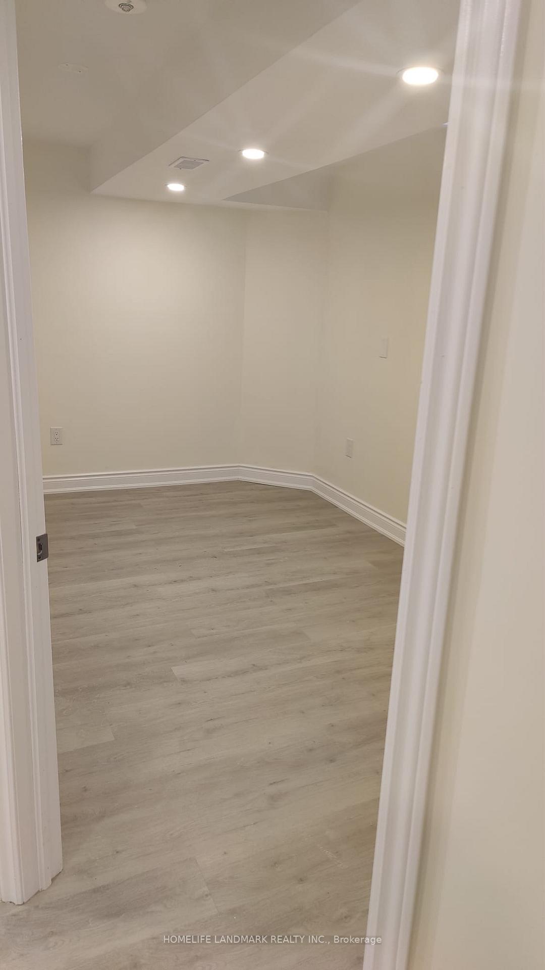 Photo 4 of Unit Basement, 35 Decoroso Drive, Vaughan, Sonoma Heights — HOMEH