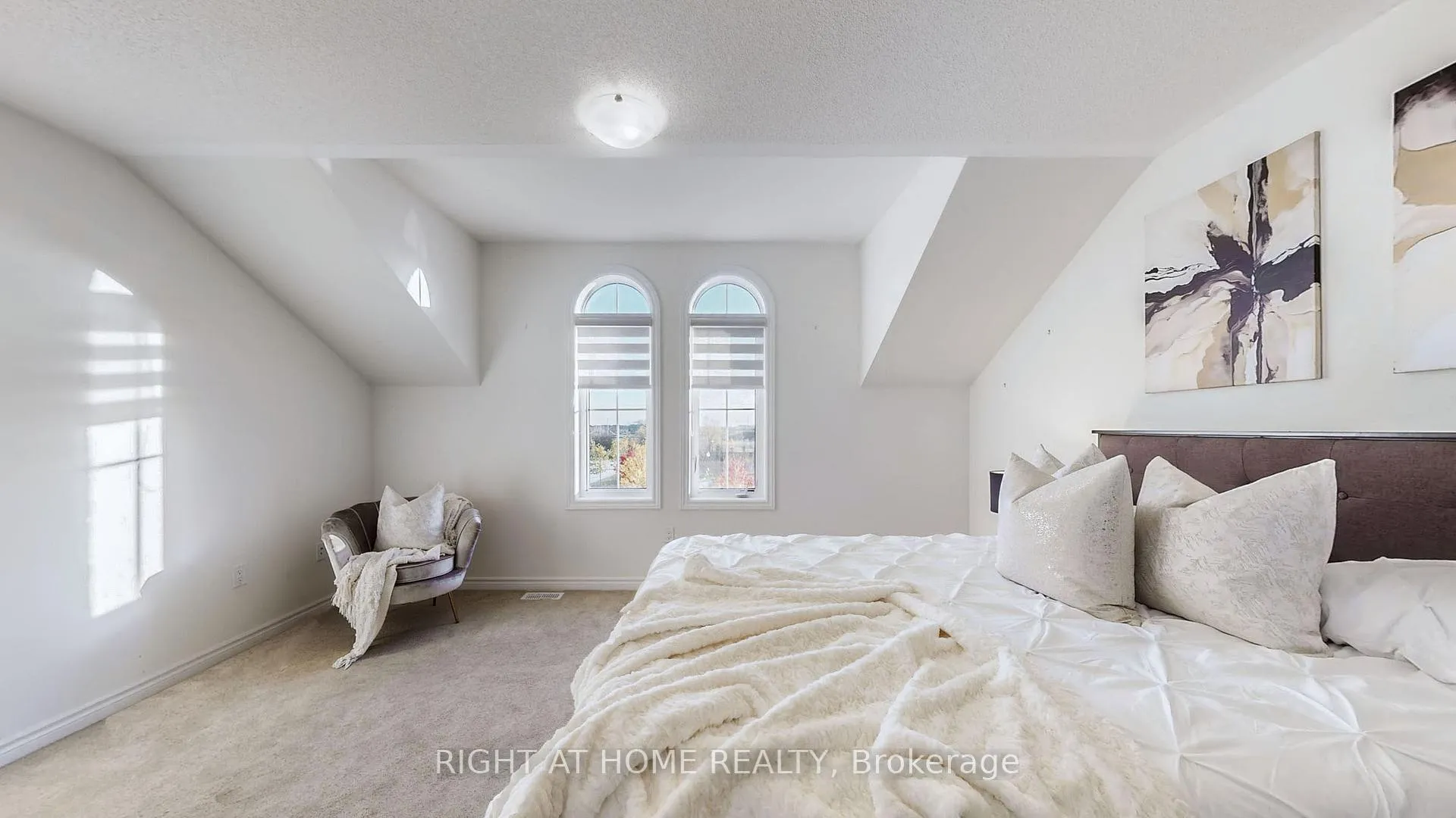 Photo 35 of 76 Auckland Drive, Whitby, Rural Whitby — HOMEH