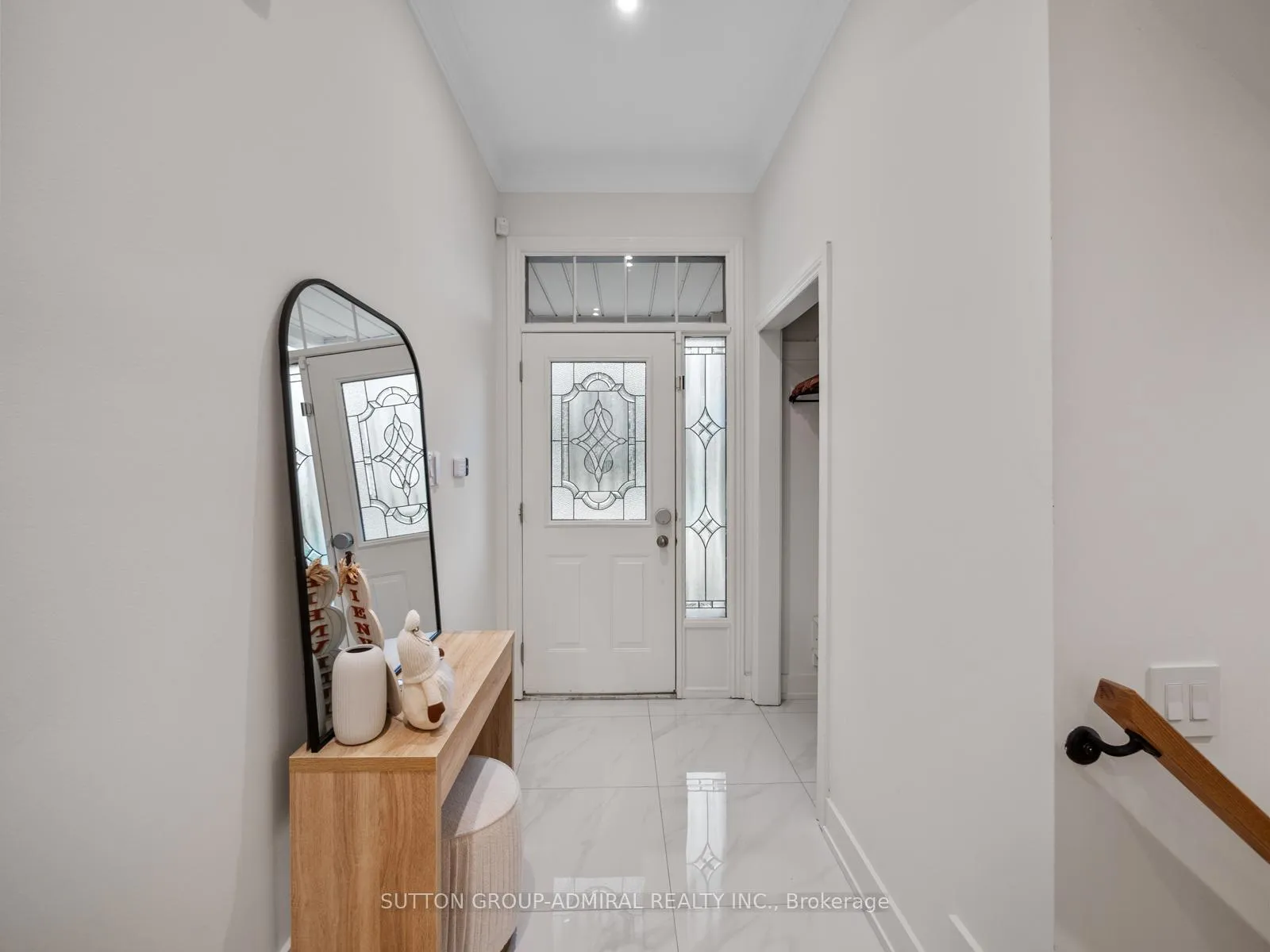 Photo 4 of 117 Wildberry Crescent, Vaughan, Vellore Village — HOMEH