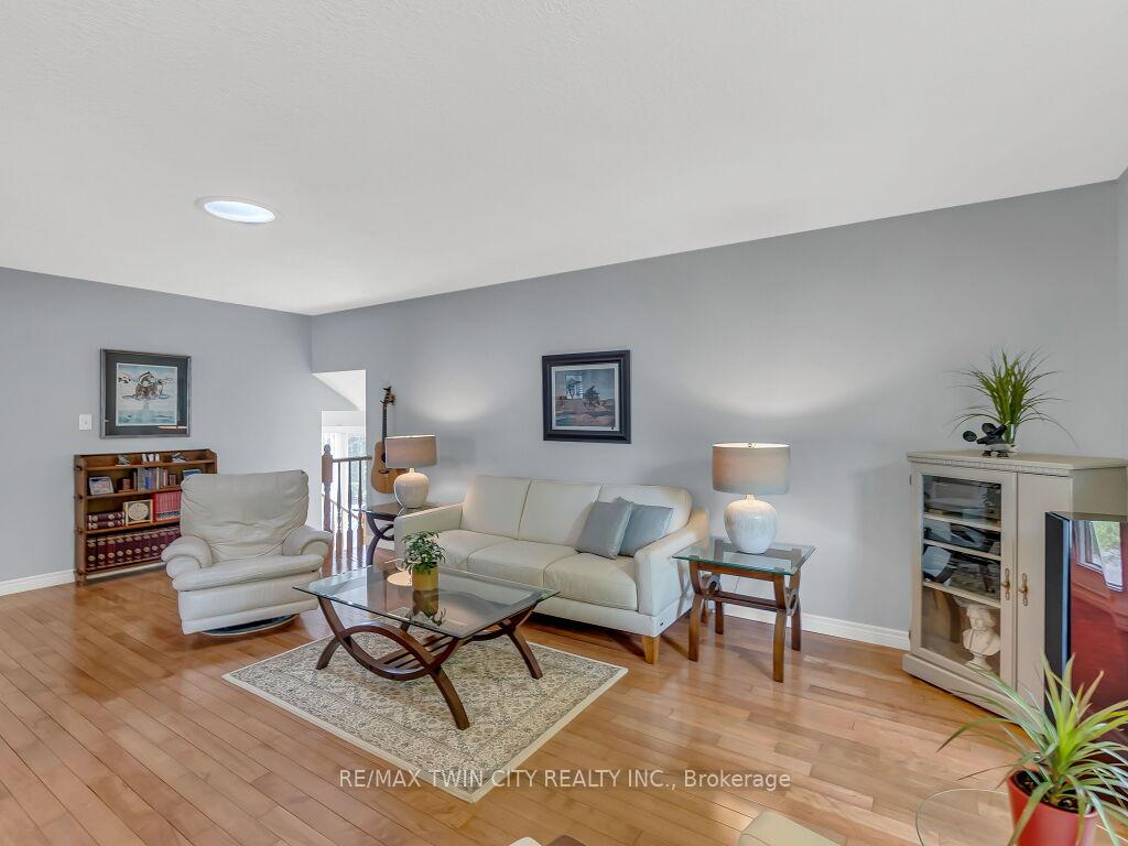 Photo 3 of 398 Mossom Place, Waterloo — HOMEH