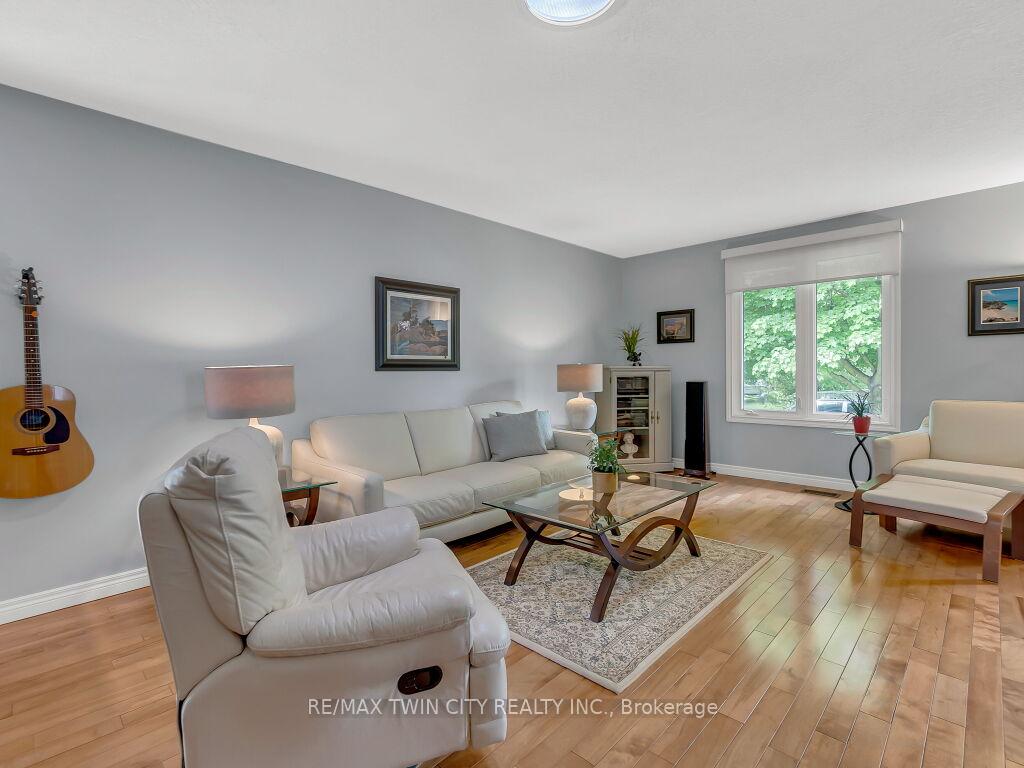 Photo 5 of 398 Mossom Place, Waterloo — HOMEH