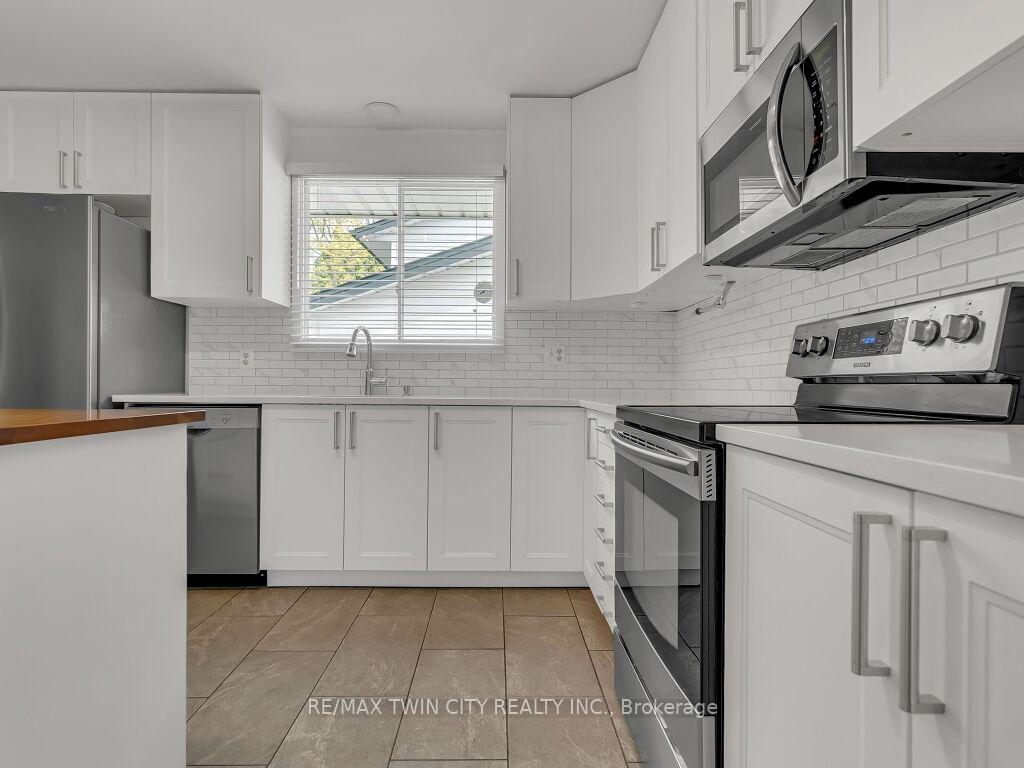 Photo 10 of 398 Mossom Place, Waterloo — HOMEH
