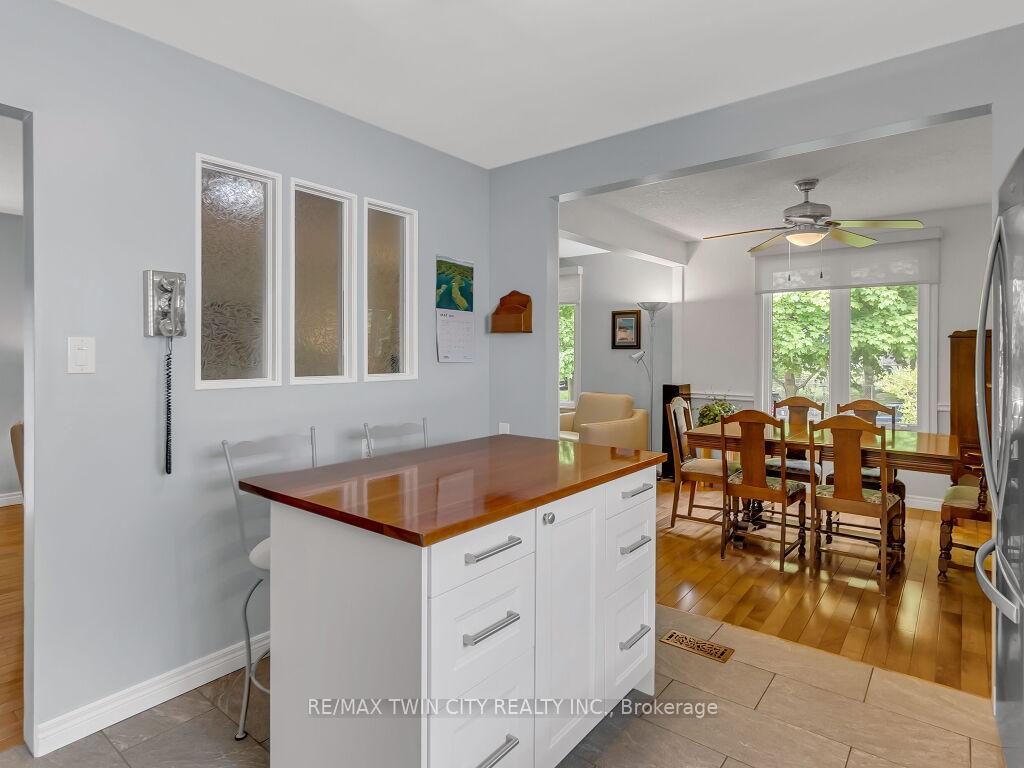 Photo 11 of 398 Mossom Place, Waterloo — HOMEH